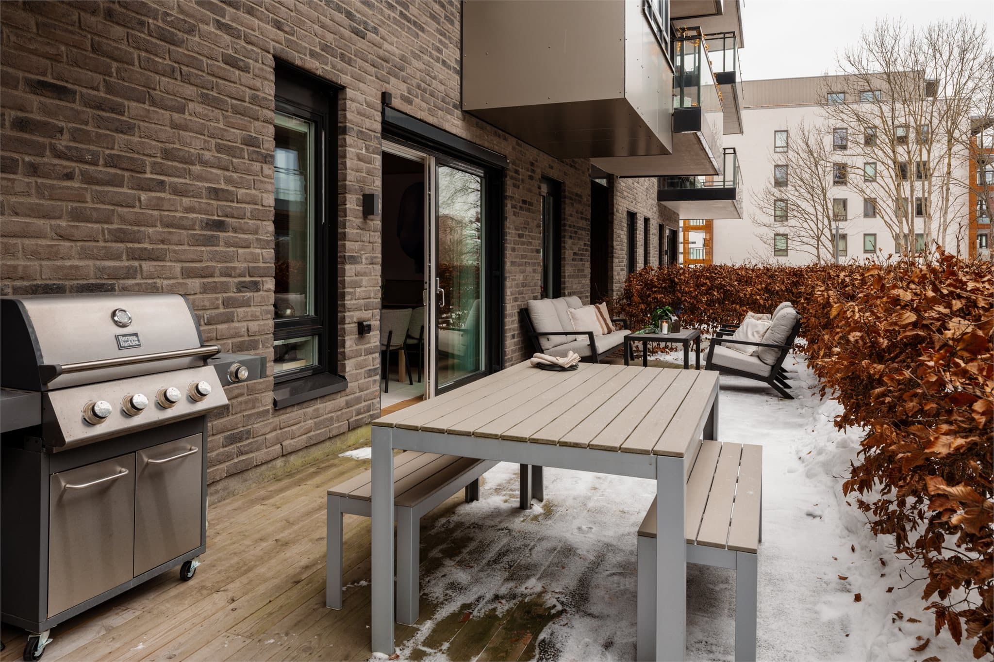 En perfekt sone for grillkvelder og hyggelige sammenkomster med vennegjengen.