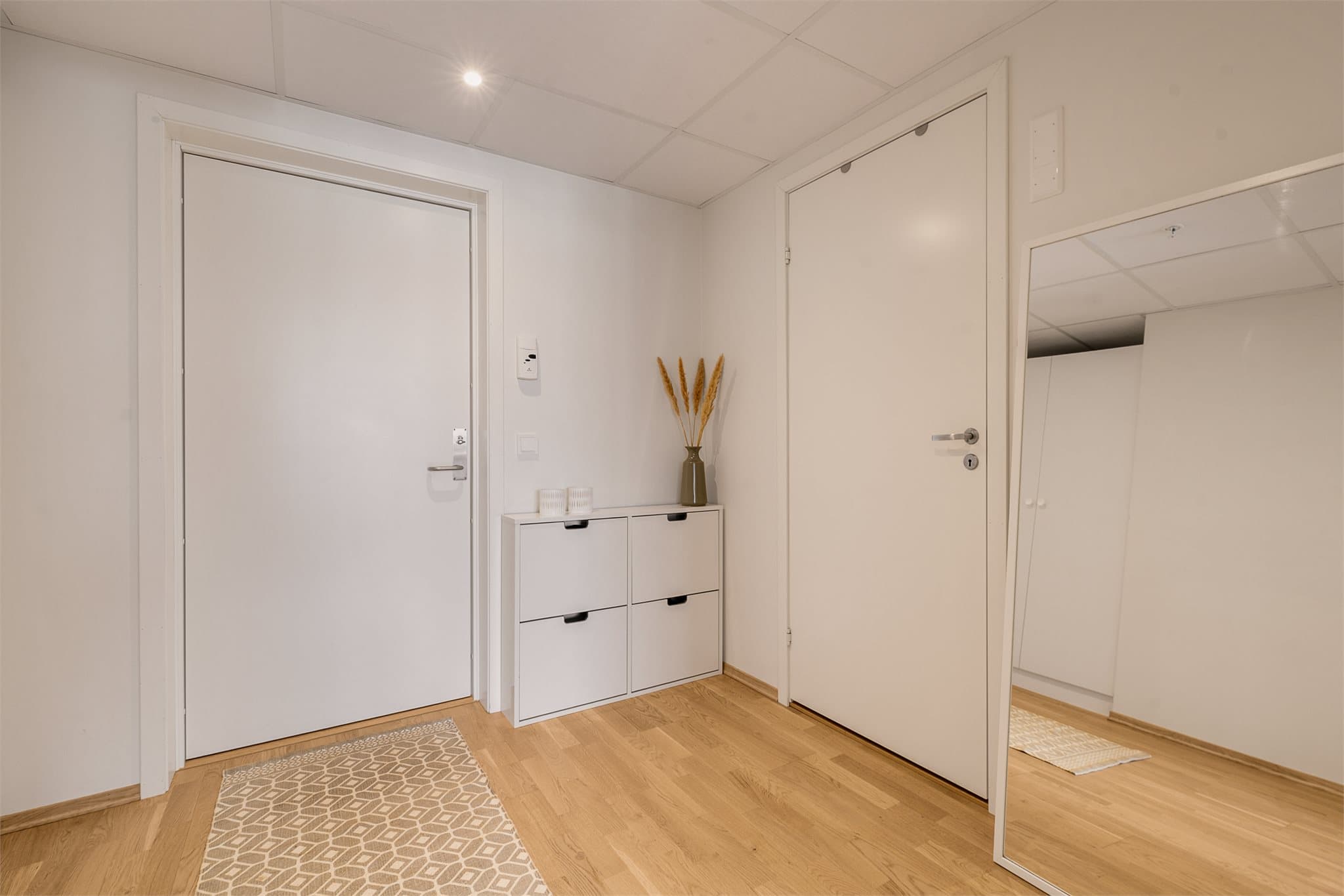 Romslig entré/gang.