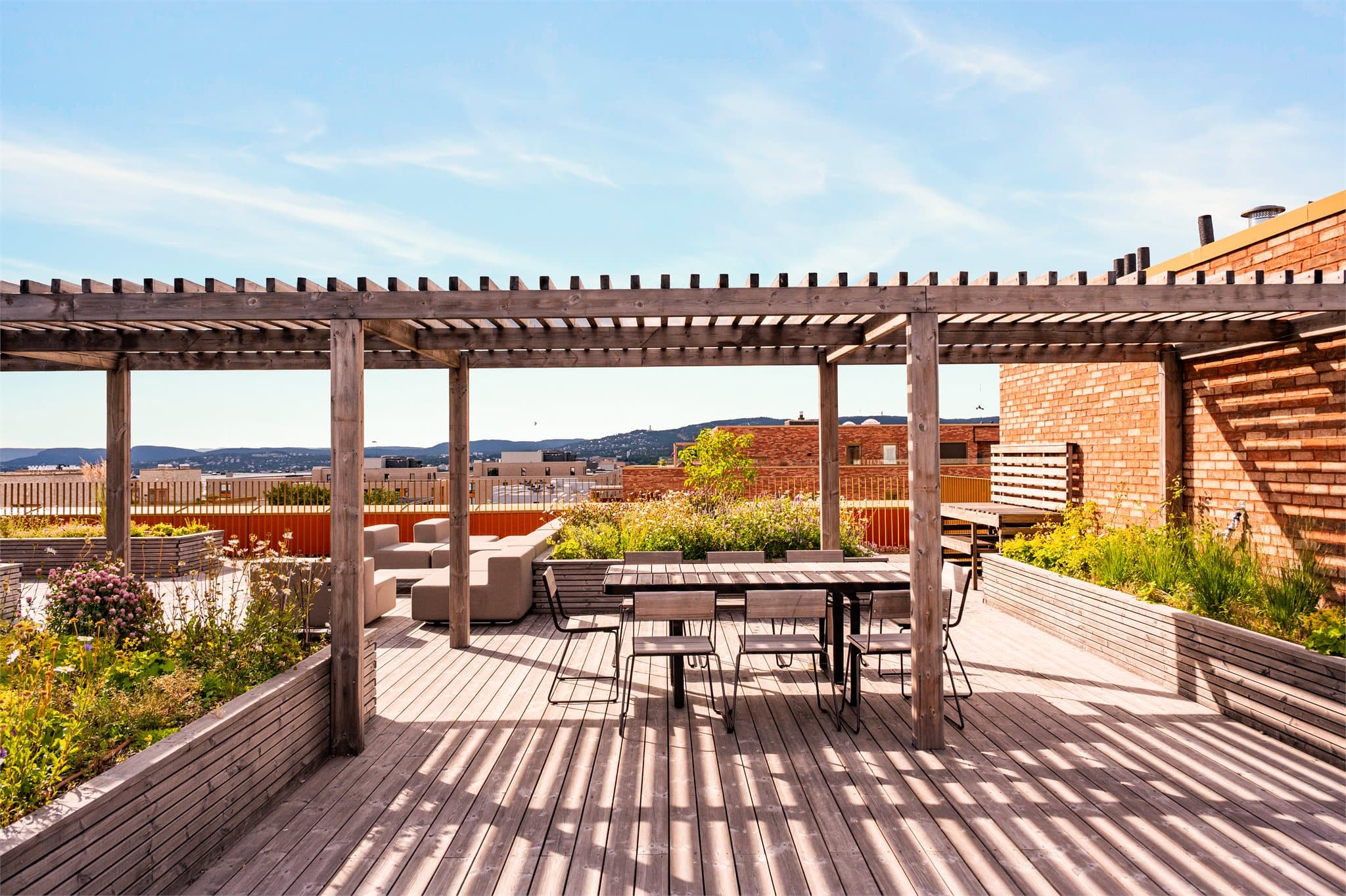 Terrassen byr på ypperlige solforhold.