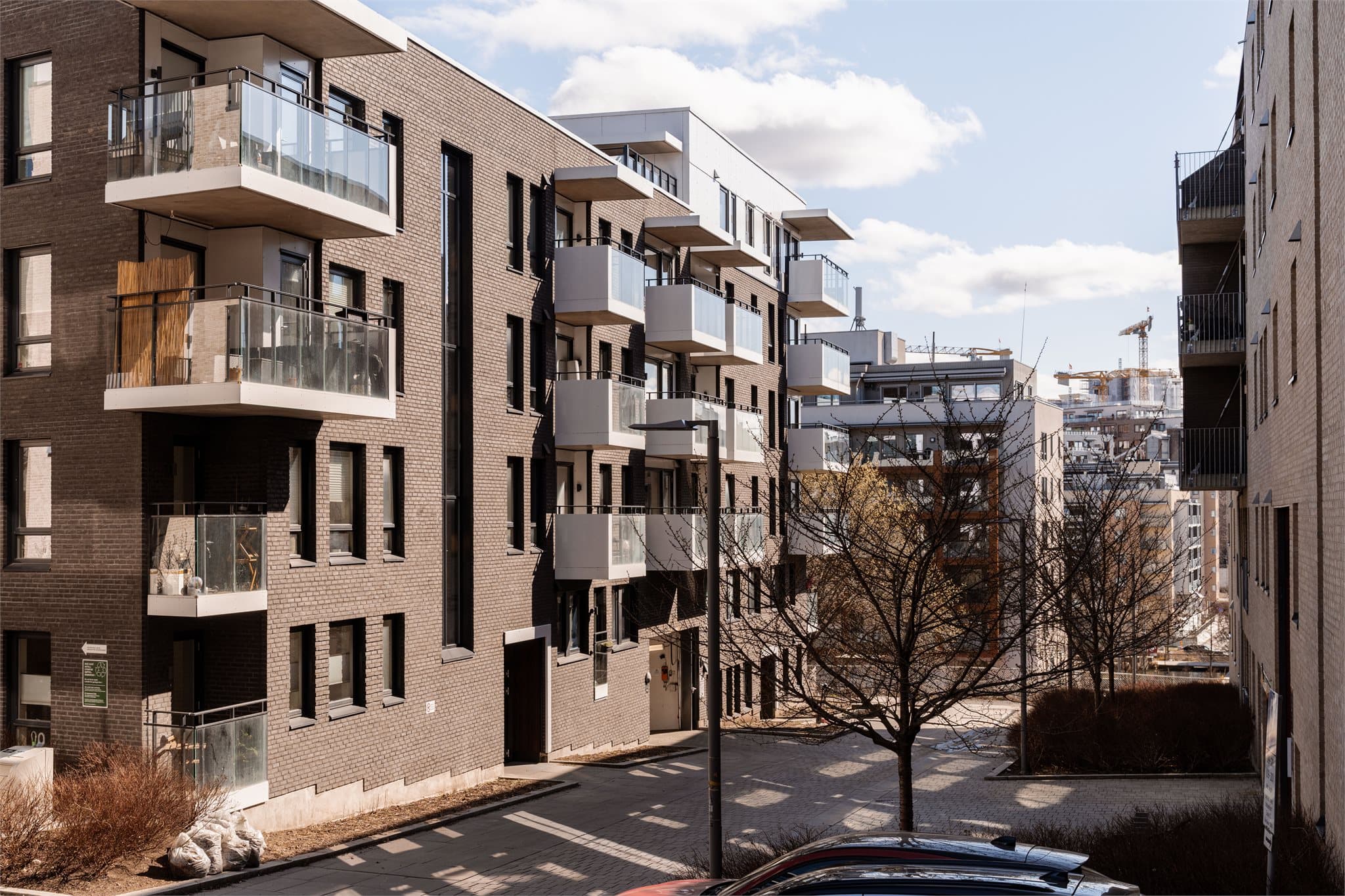 Med gangavstand til Ensjø T-banestasjon er kommunikasjonsmulighetene meget gode.