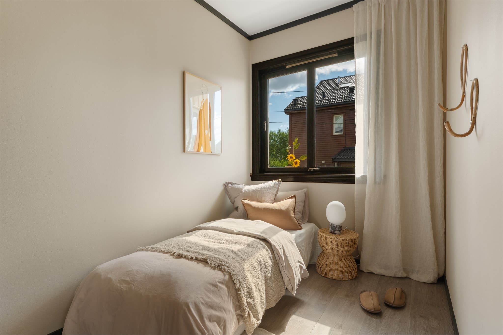 - Soverom 2 måler 6,5 m² -