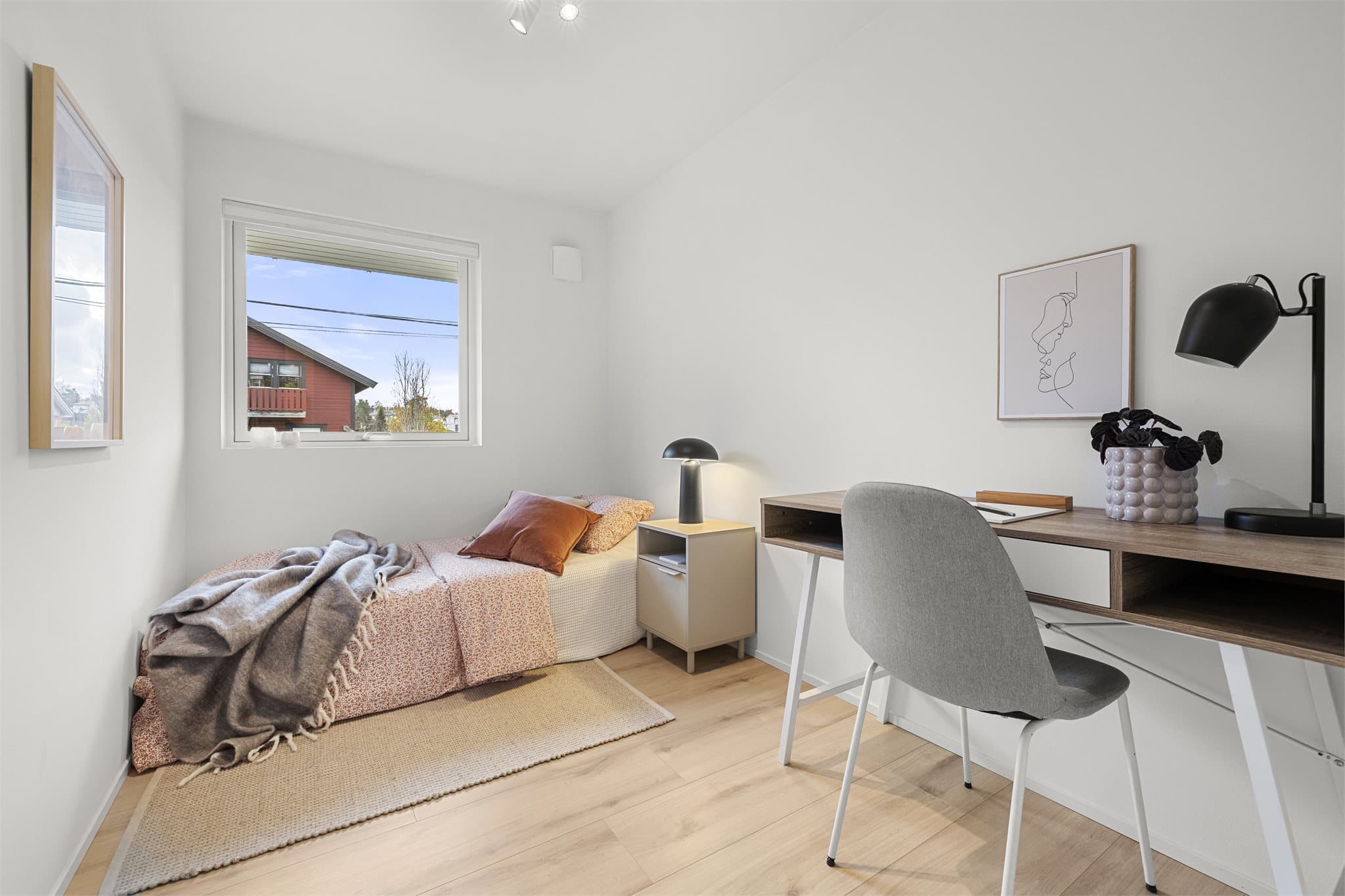 - Soverom i 2.etasje -