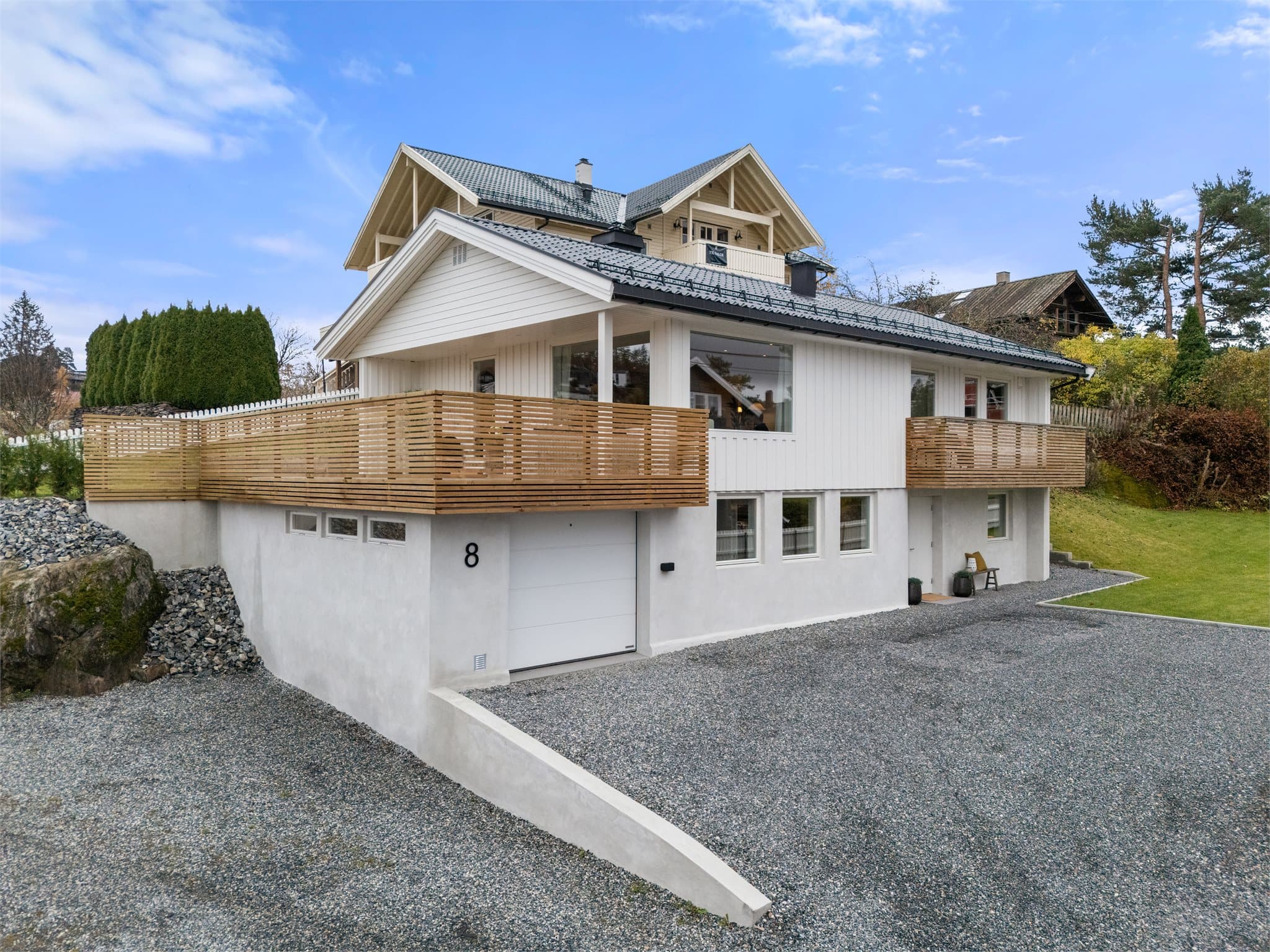 - Moderne og innbydende enebolig, totalrenovert 2023-2025 med høy standard -