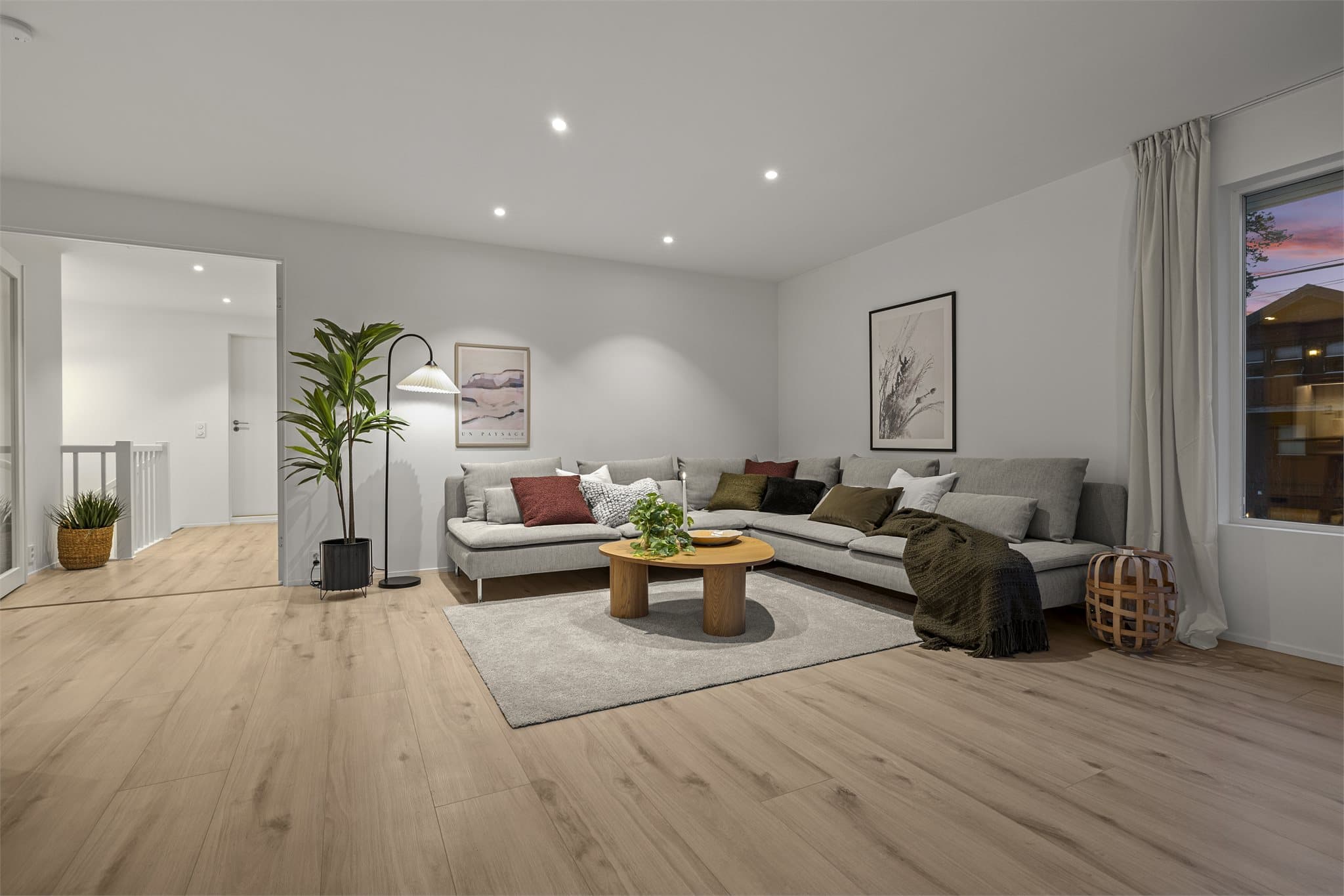 - Delikat fargevalg og flott belysning -