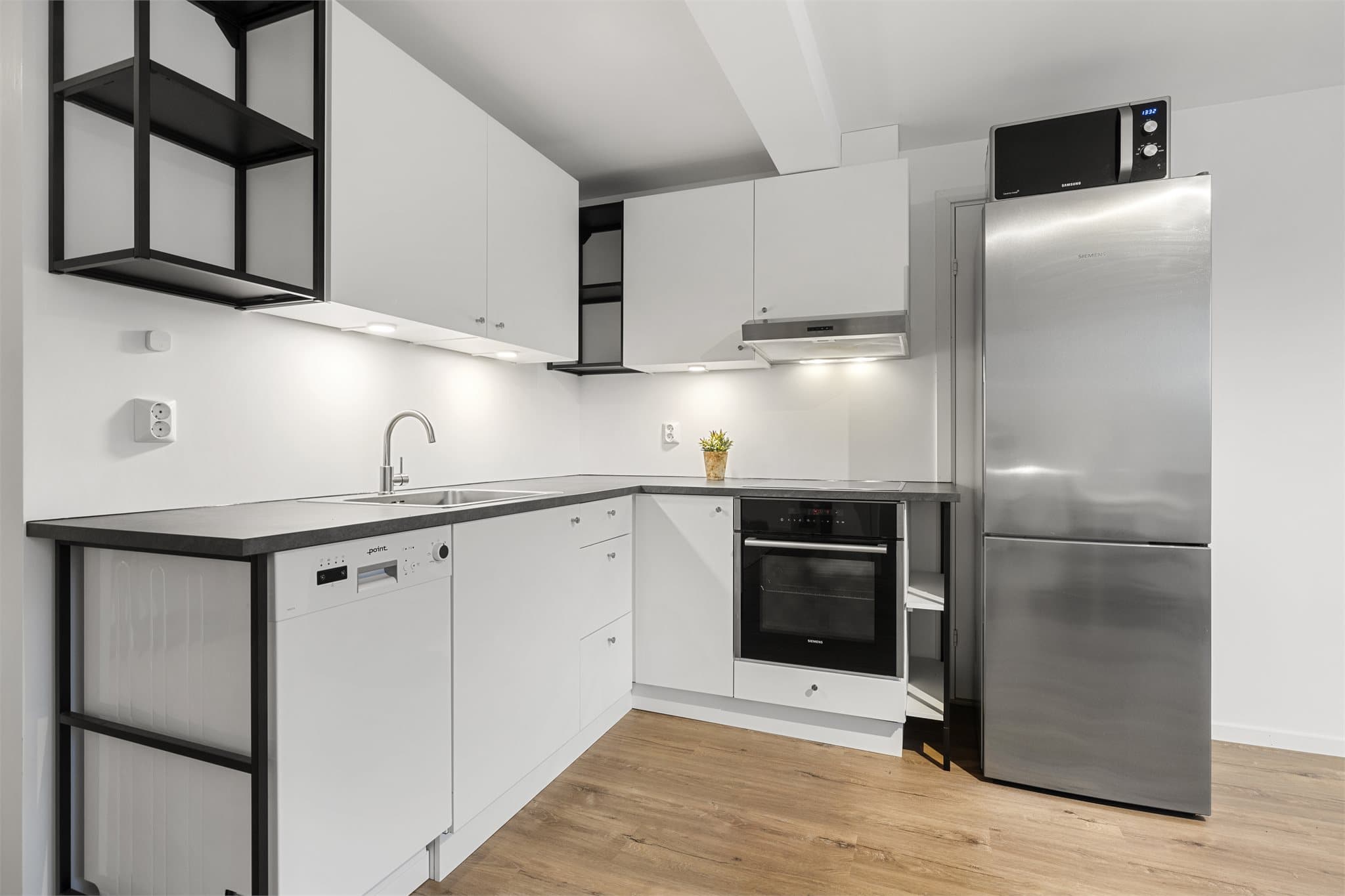 - Pent kjøkken i hybeldel -