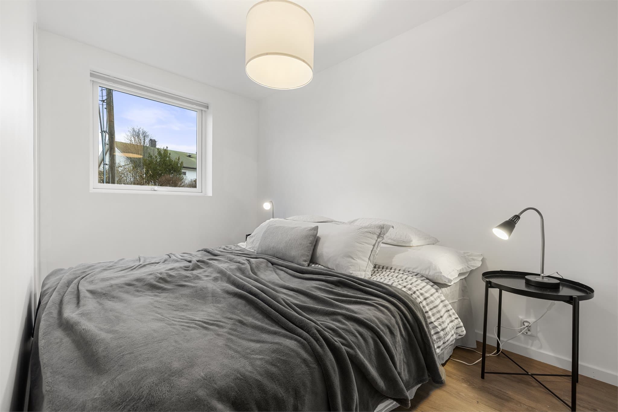 - Pent soverom i hybel -