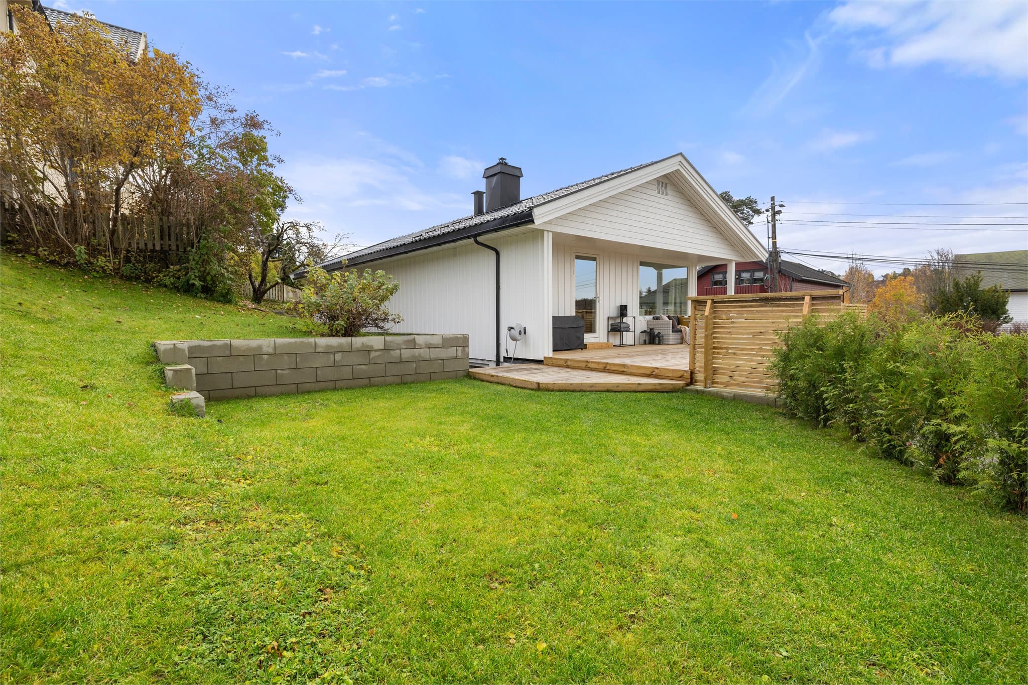 - Adkomst til gressplen fra balkong -