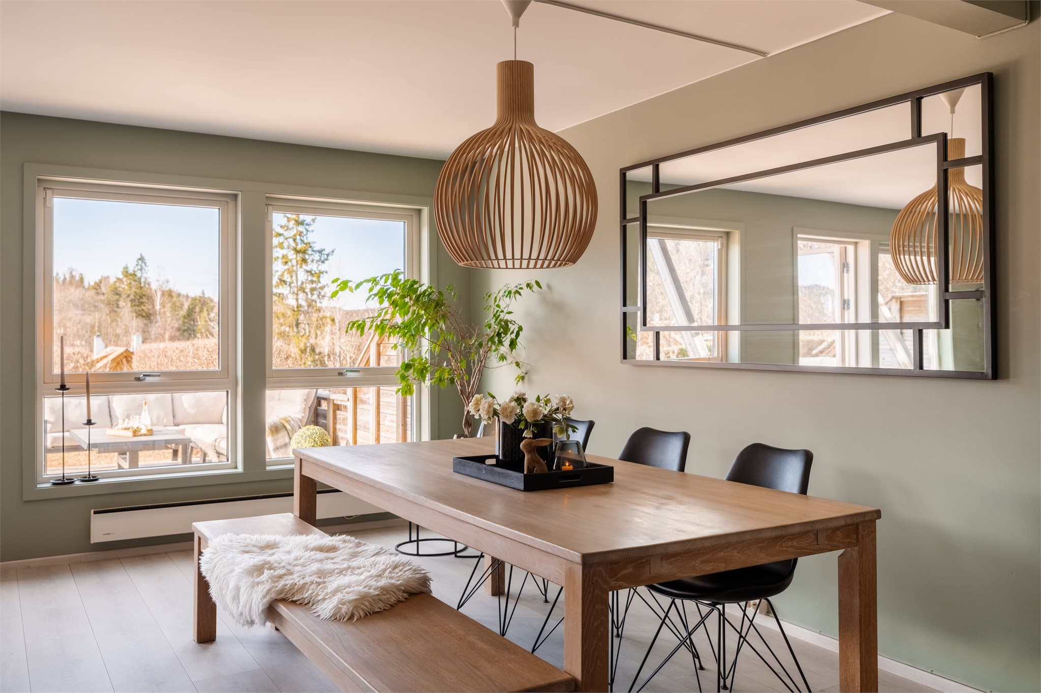 Her er det god plass til et stort spisebord for hyggelige sammenkomster.