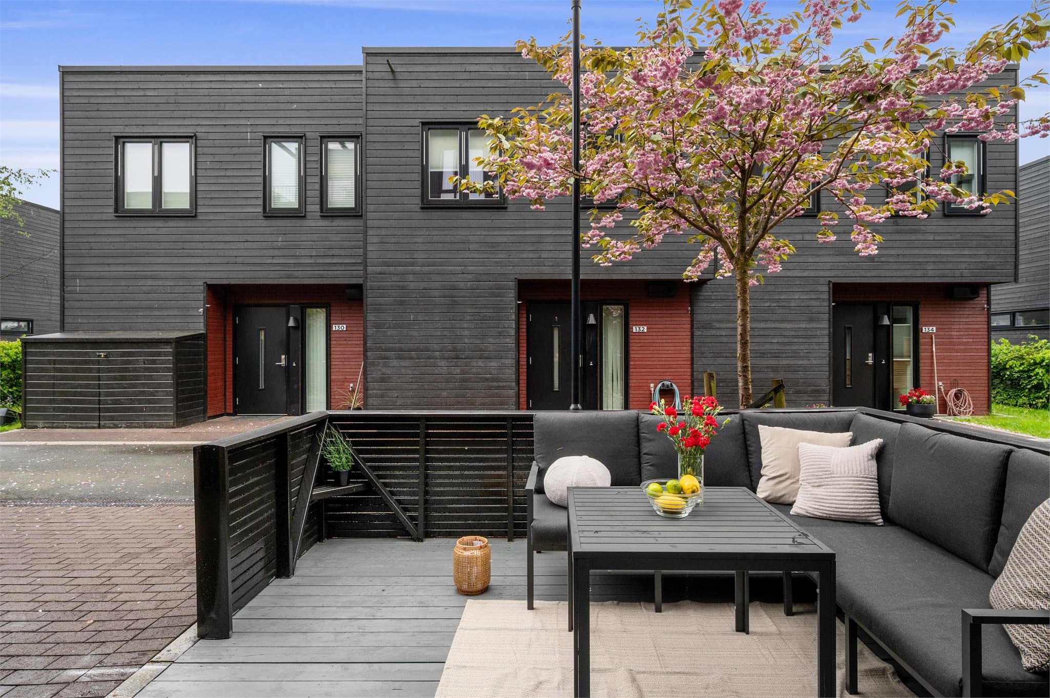 - I tillegg til oppbevaringsmuligheter i boligen, har leiligheten en ekstern bod som måler 5,8 m² -
