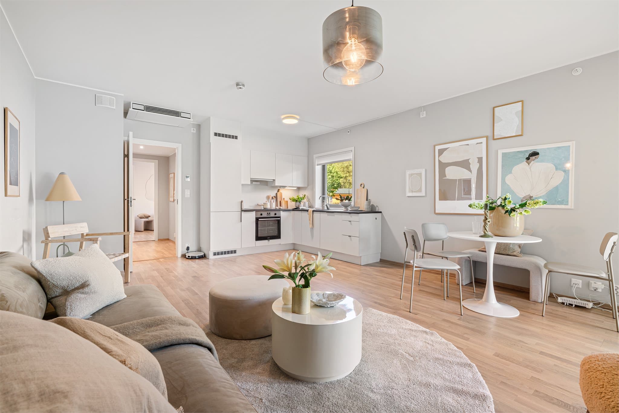 - Stue/kjøkken måler 28,9m² -