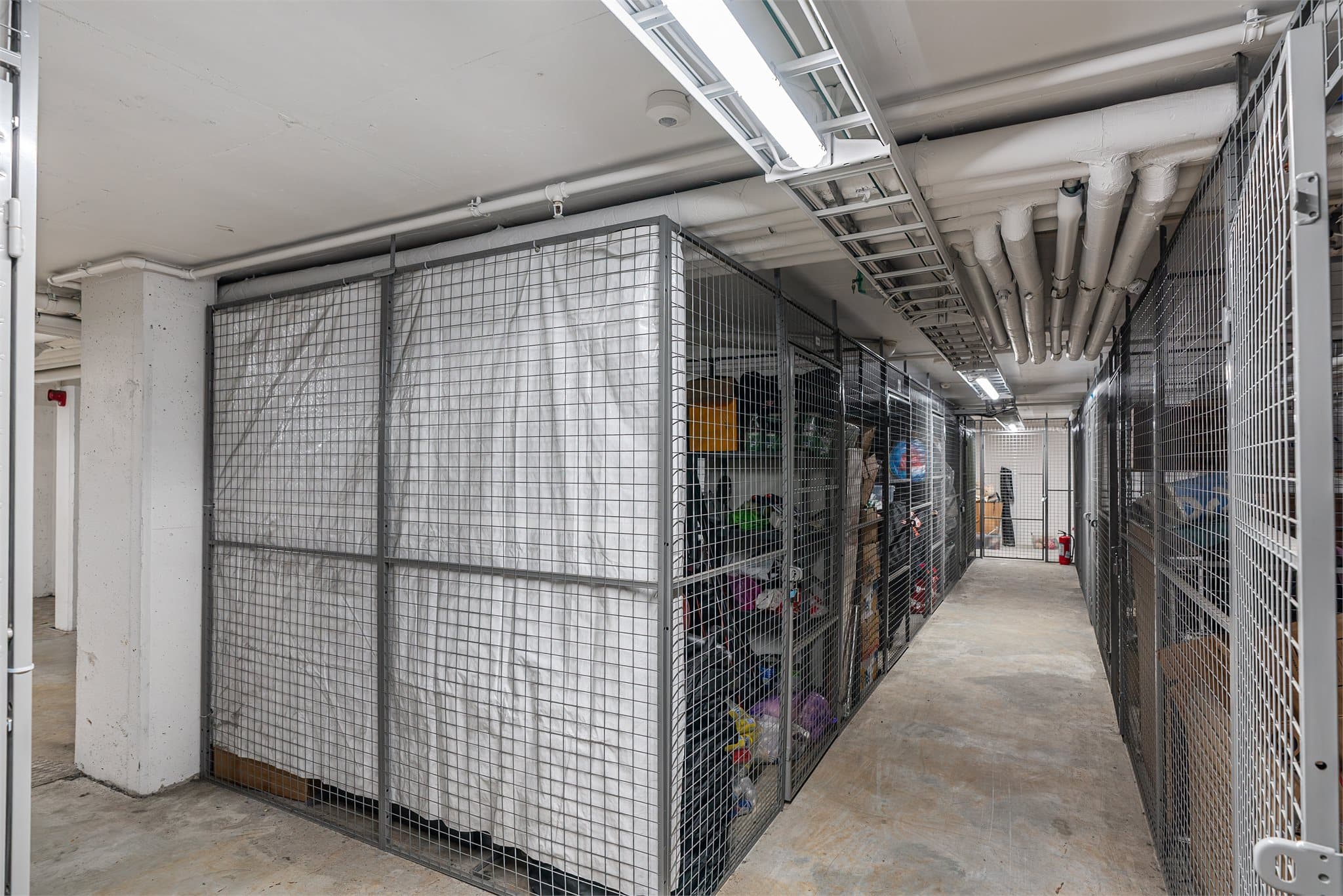 - I tillegg disponerer leiligheten en ekstern bod i kjelleren på 5m² -
