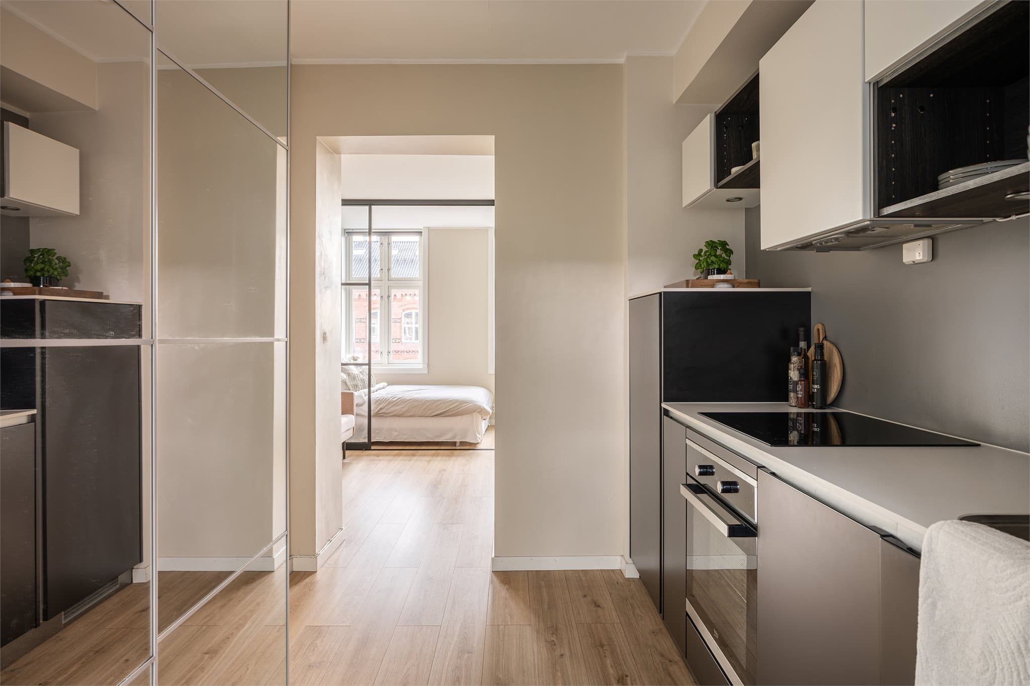 Mørk kjøkkeninnredning fra KVIK.