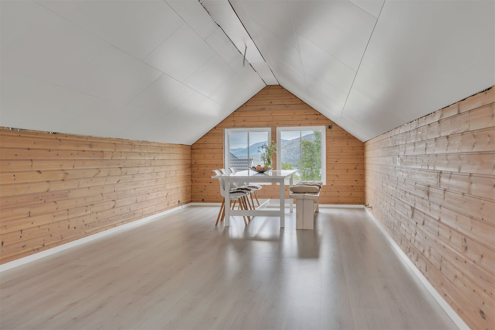 Loftsrommet over garasjen har et bruksareal på 33 m².