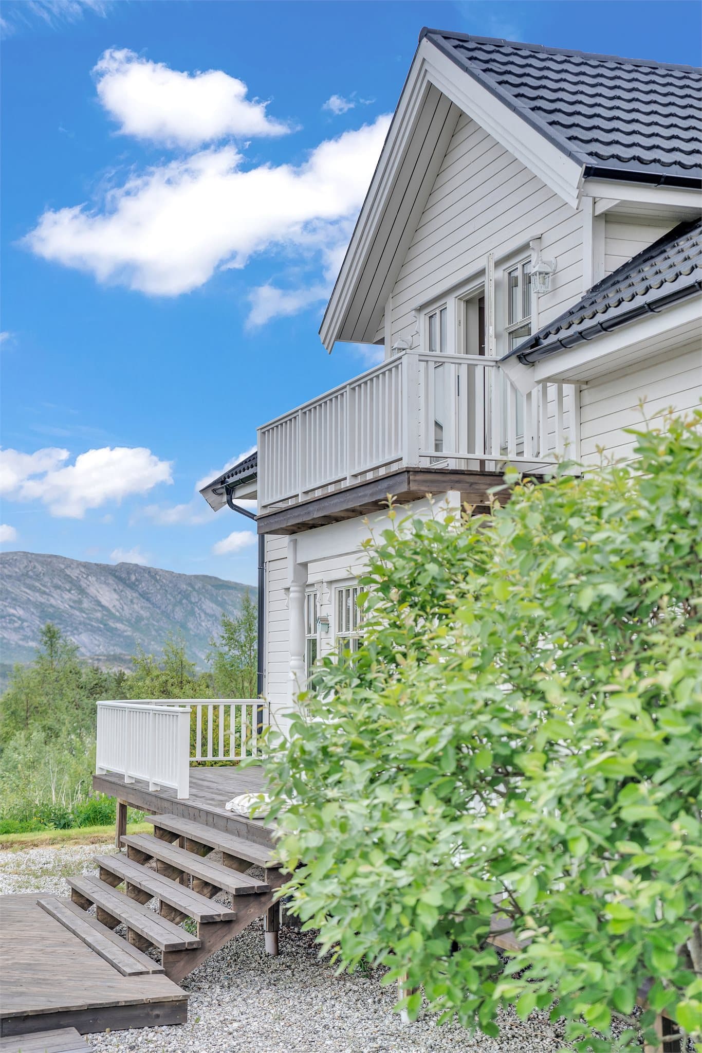 Balkongen i andre etasje er på 5 m².