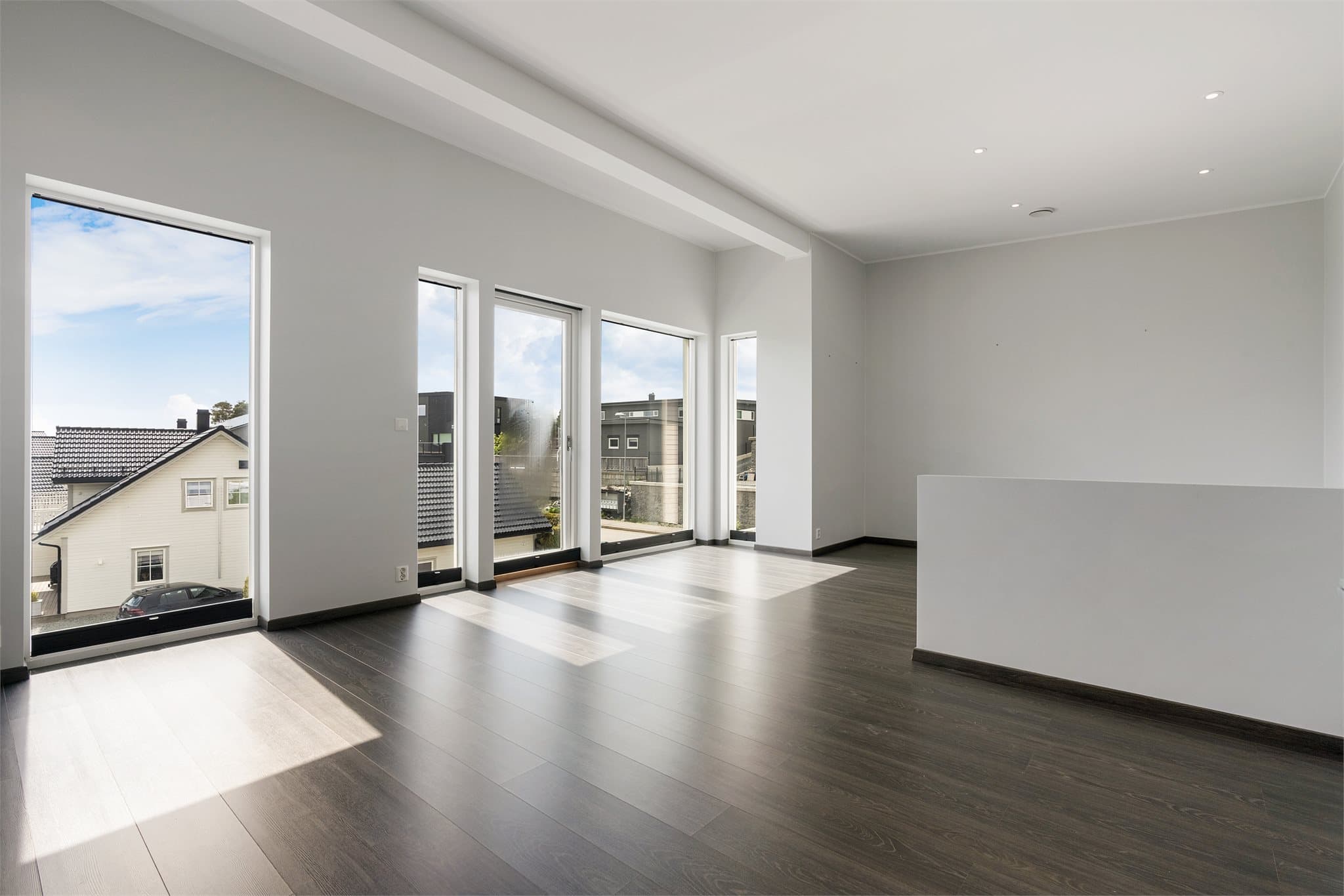 - Stue/kjøkken måler 35,2m² -