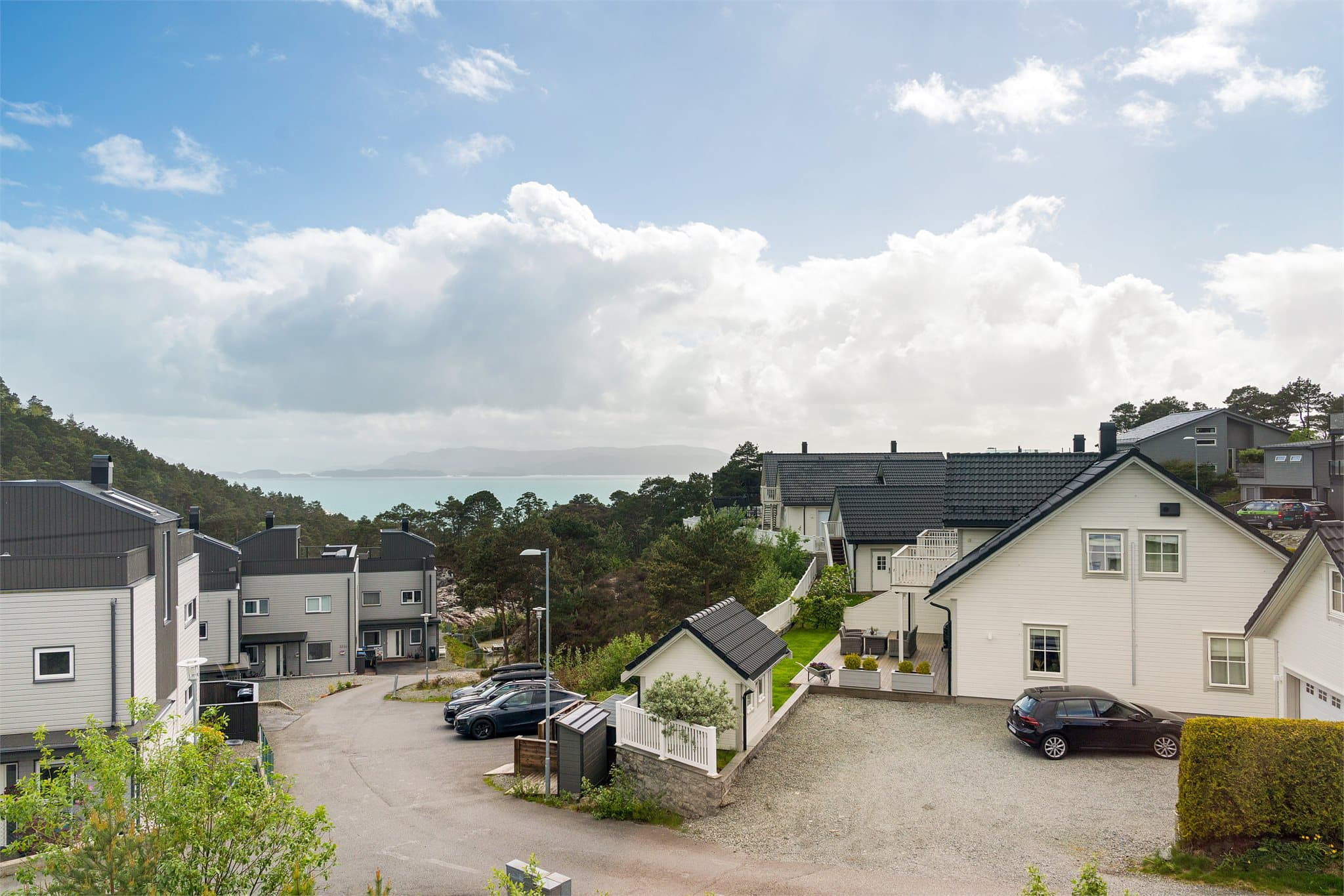 - Et barnevennlig område med nærhet til både barnehage og skole -