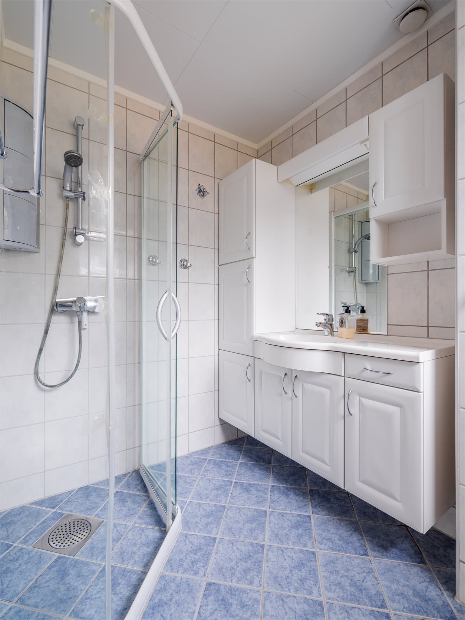 Baderommet ble ifølge opplysninger fra rekvirent etablert rundt 2005.