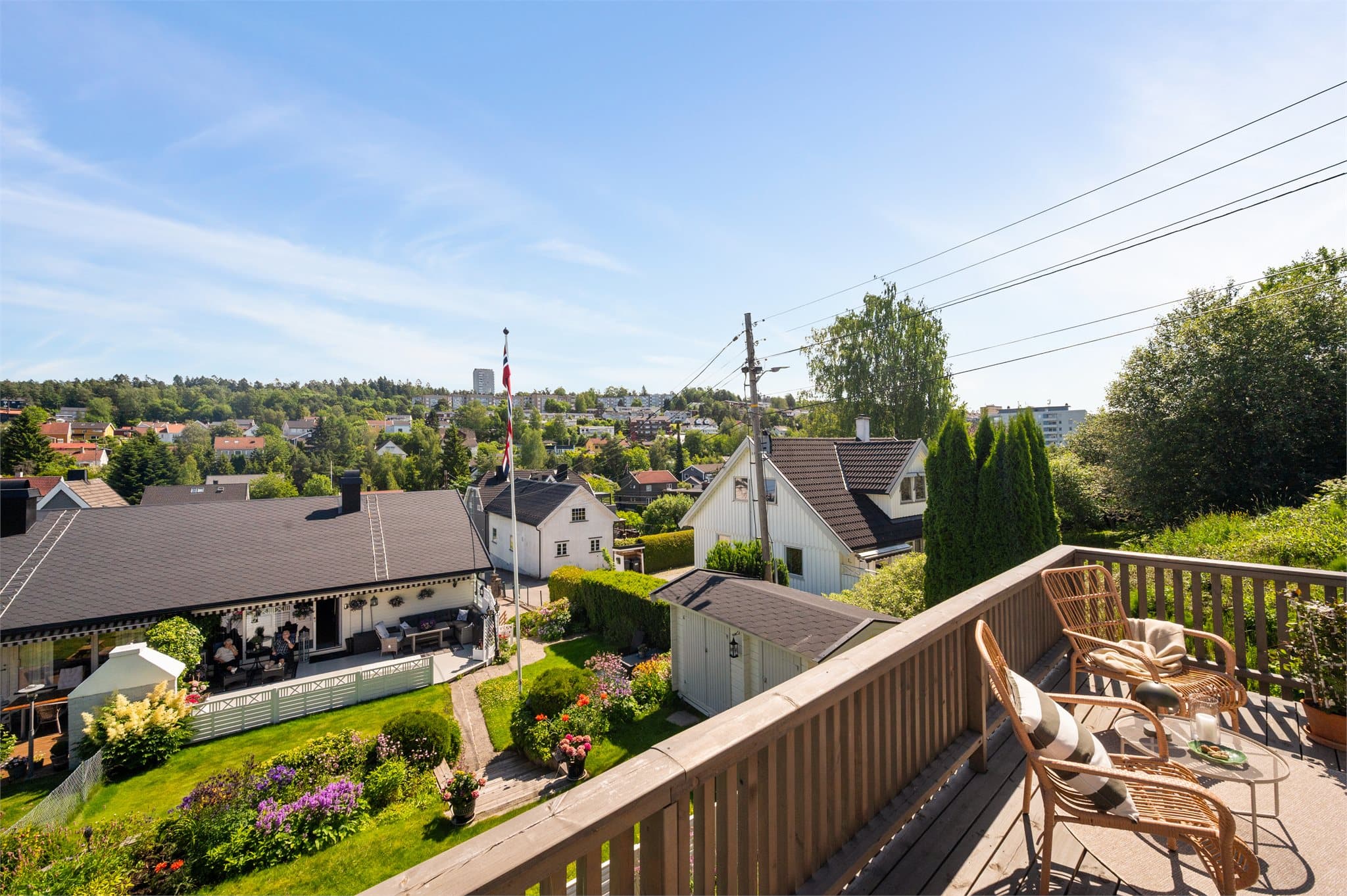 Her bor dere i et grønt og frodig nabolag med hyggelige naboer på alle kanter.