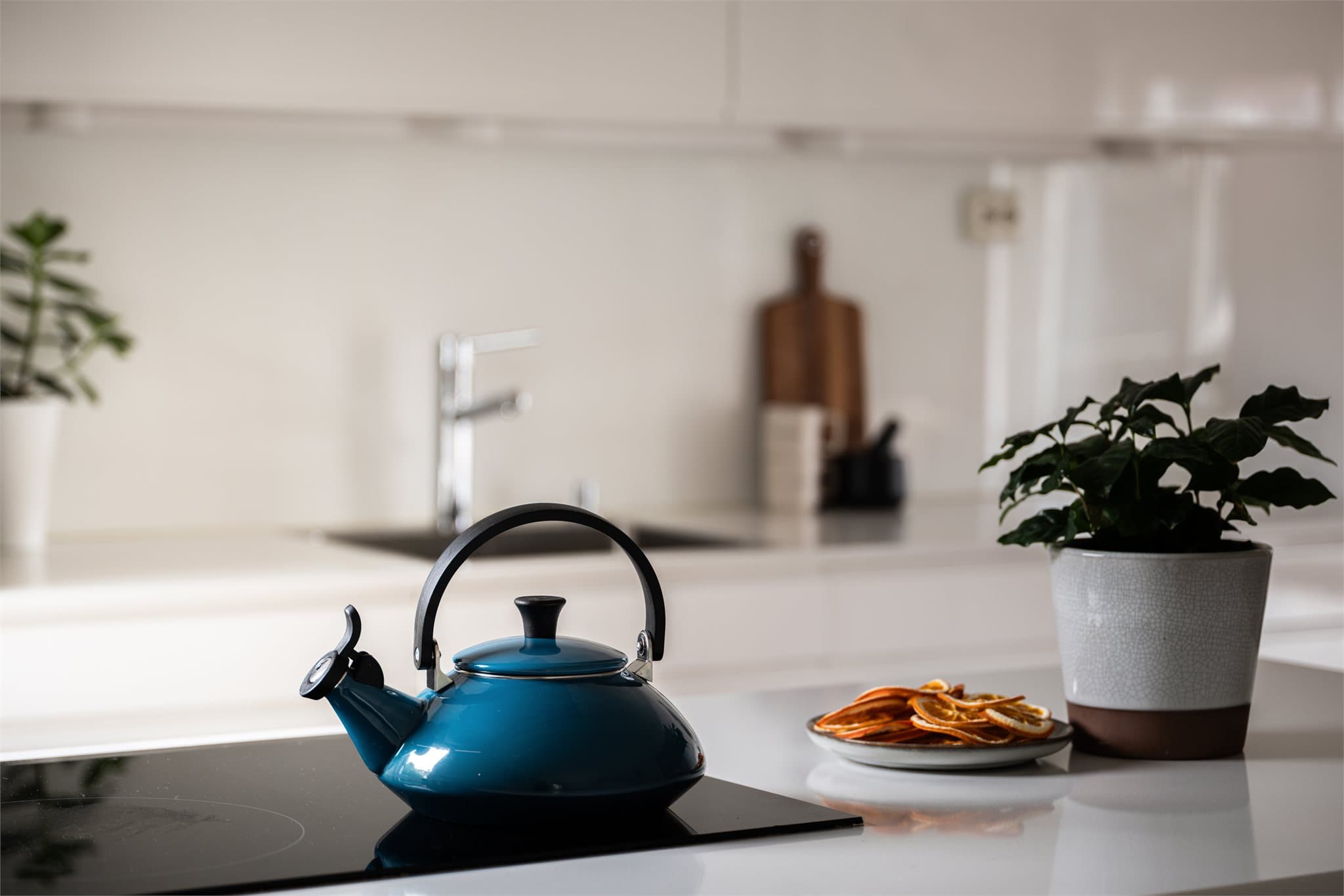 Dette er kjøkkenet for dere som ønsker god arbeidsplass og gjennomtenkte løsninger.