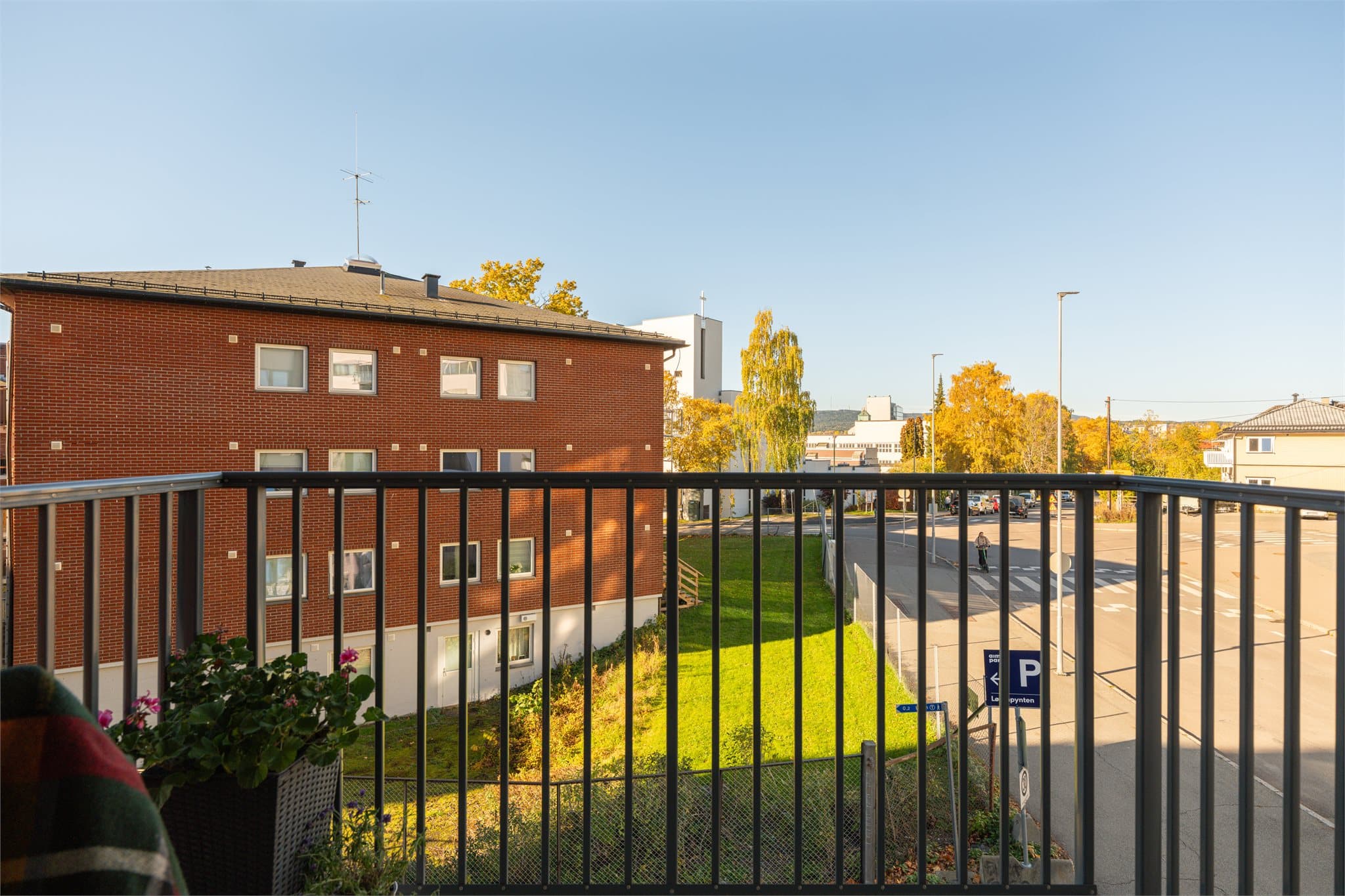 Direkte utgang til en balkong på 5 m² vendt mot nordvest.
