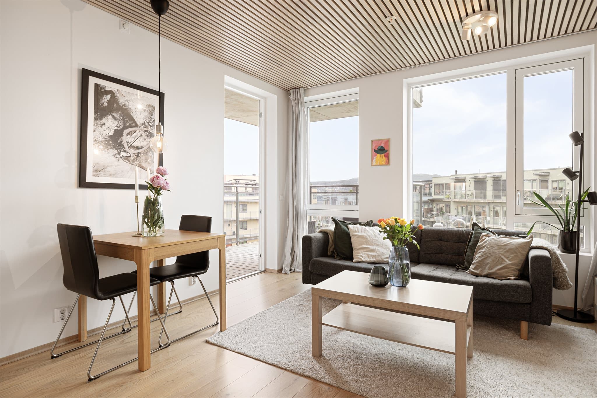 Emera eiendomsmegling v/Eystein Wullum ønsker velkommen til Ladeveien 38! Foto: Julian Nonstad.