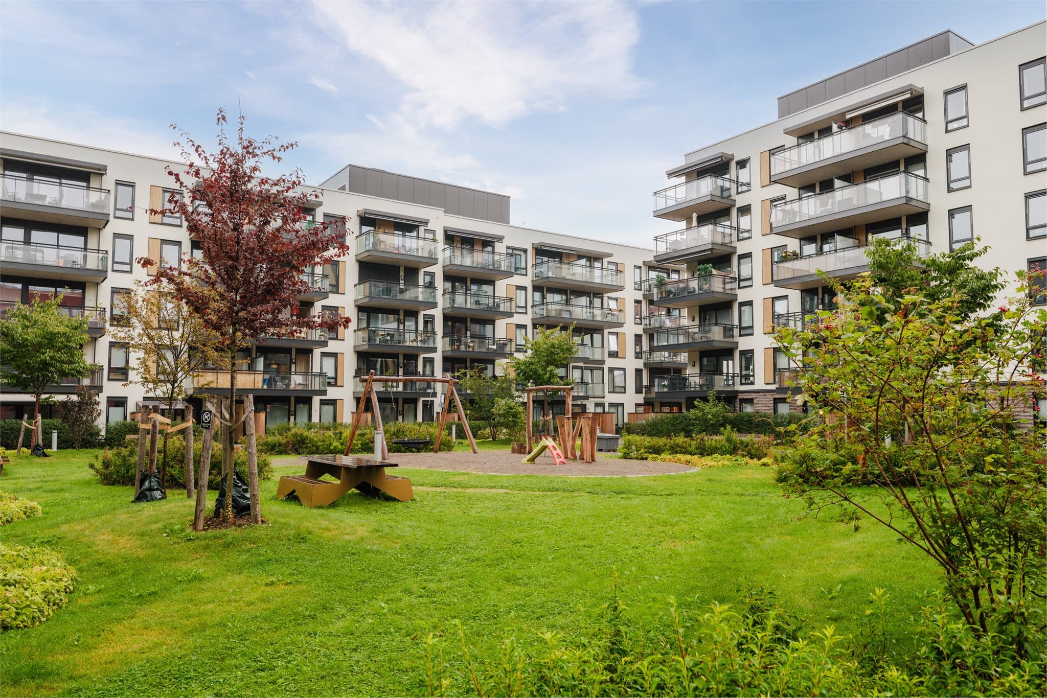 Leiligheten ligger svært attraktivt til i det nye og moderne boligområdet Kvarteret, sentralt plassert bak Nova Spektrum.