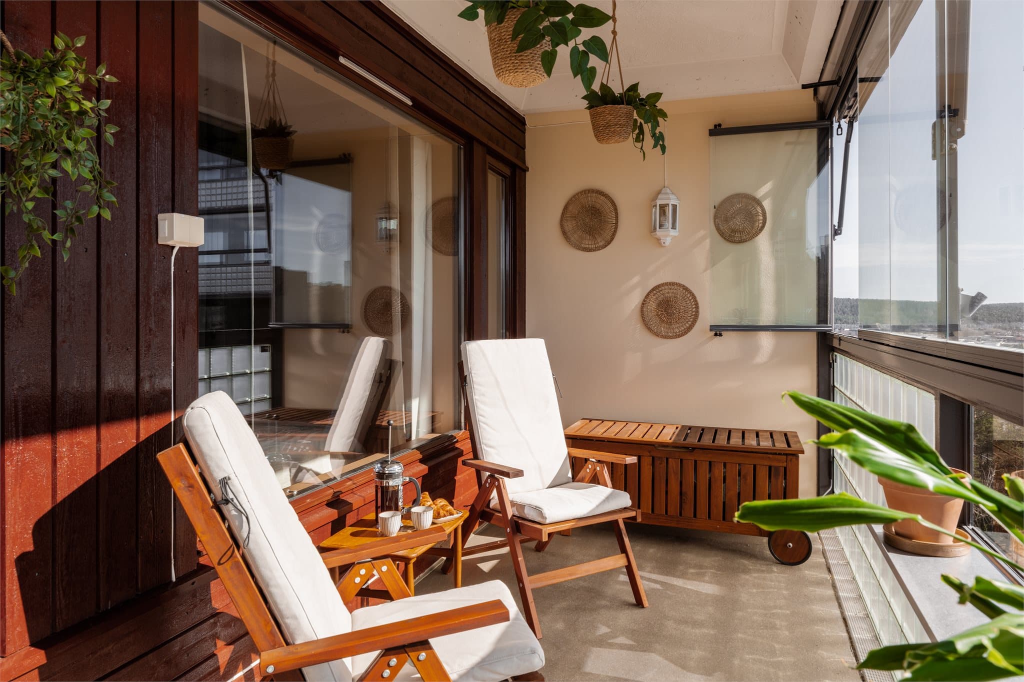 En sydvendt balkong med gode solforhold fra morgen til kveld!