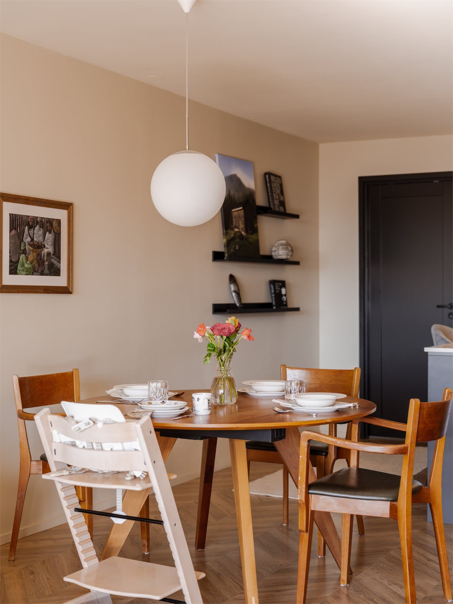 Her er det rom for hyggelige middager med familie og gode venner.