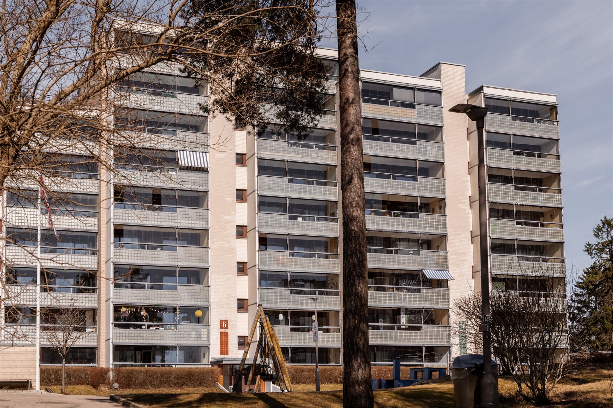 Romsås byr på en sjelden kombinasjon av naturskjønne omgivelser og urban bekvemmelighet, et område som må oppleves.