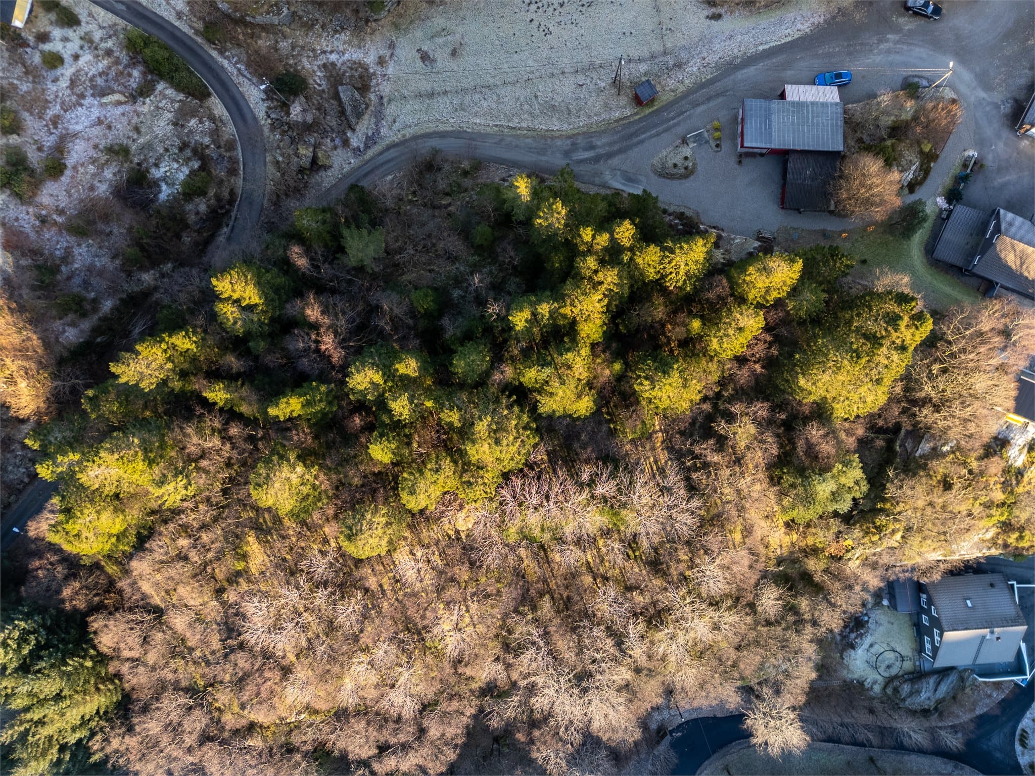 - Området er svært populært for barnefamilier - mye grunnet nærheten til skoler, barnehager, badeplass, Ågotnes og Sotra Kystby -