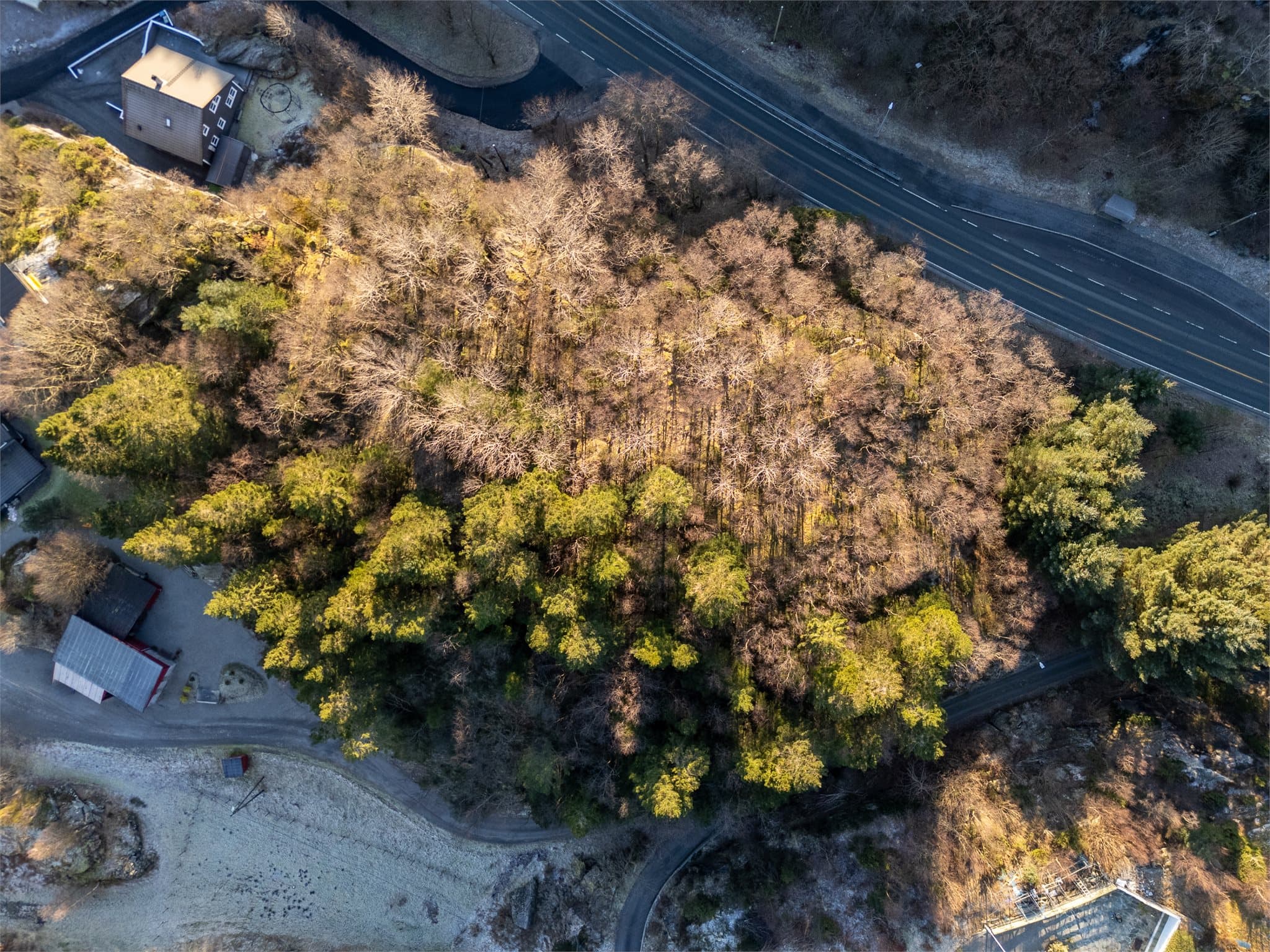 -Det foreligger godkjent rammetillatelse på enebolig over to plan med hybel -
