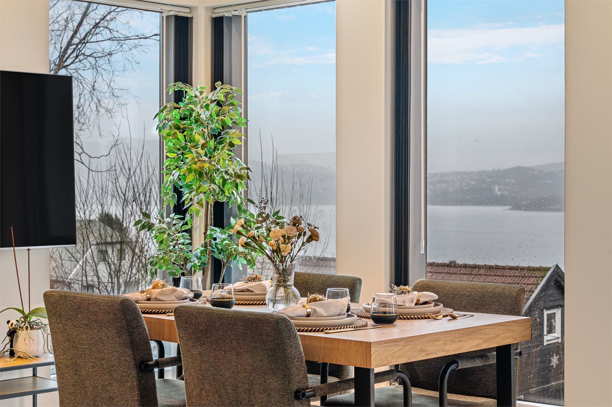 - Boligen er fra 2018 og har derfor god standard og tidsriktige kvaliteter -