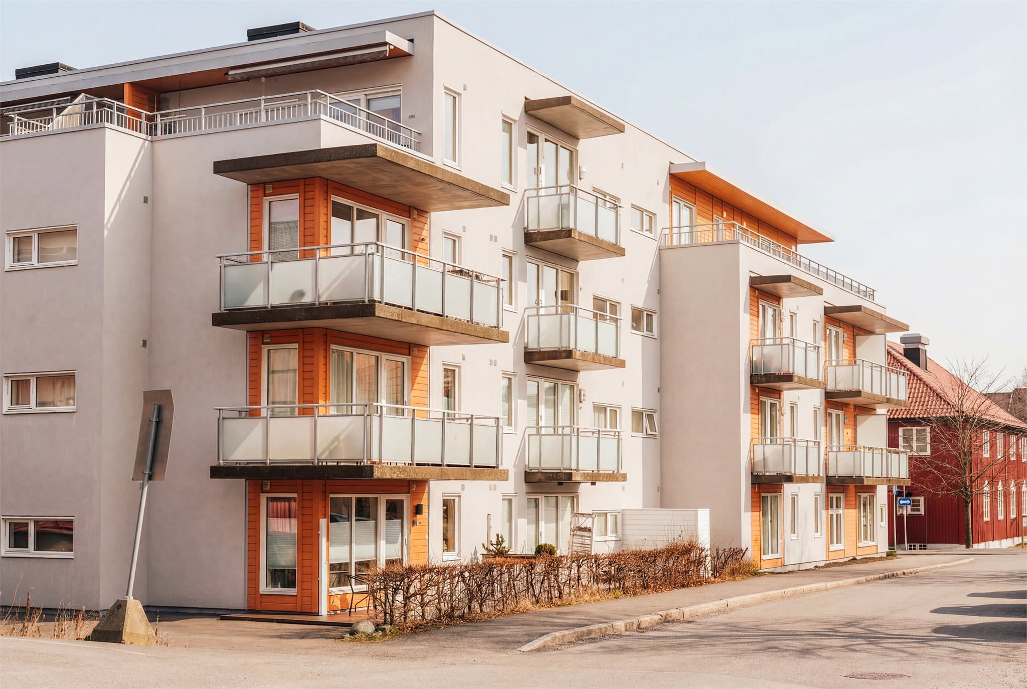 Dette er en perfekt leilighet for deg som ønsker å bo sentralt. Her har du alt i gangavstand - buss, tog og sentrum med Strømmen Storsenter i spissen.