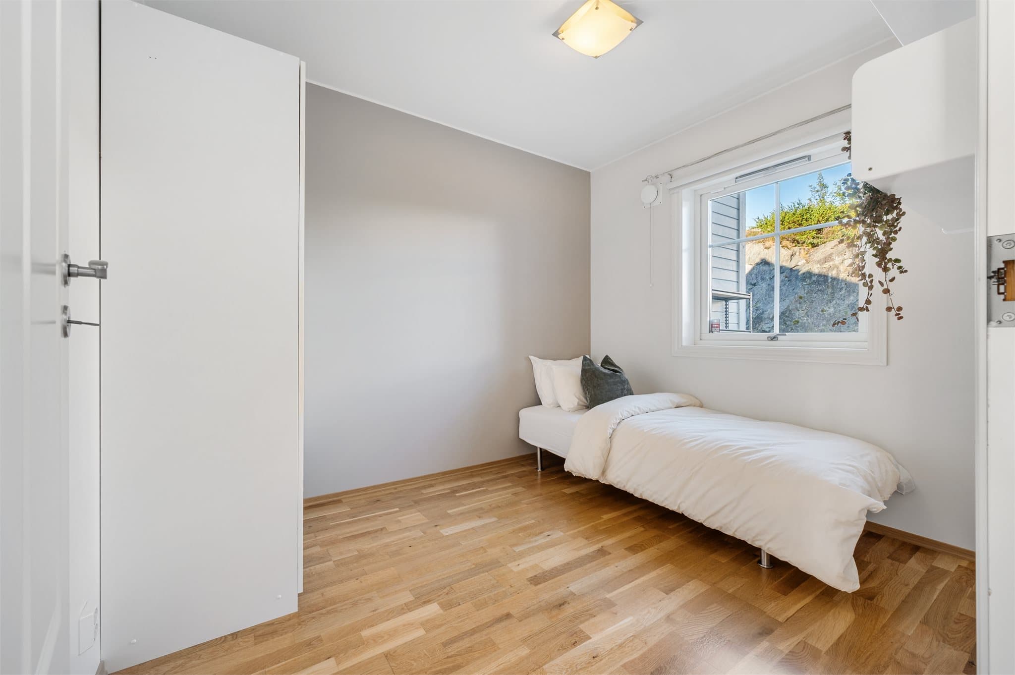 - Leiligheten har totalt 2 soverom av god størrelse -