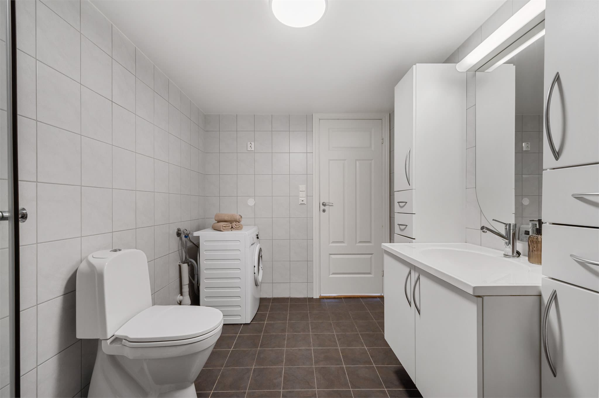 - God plass til vaskemaskin og tørketrommel -