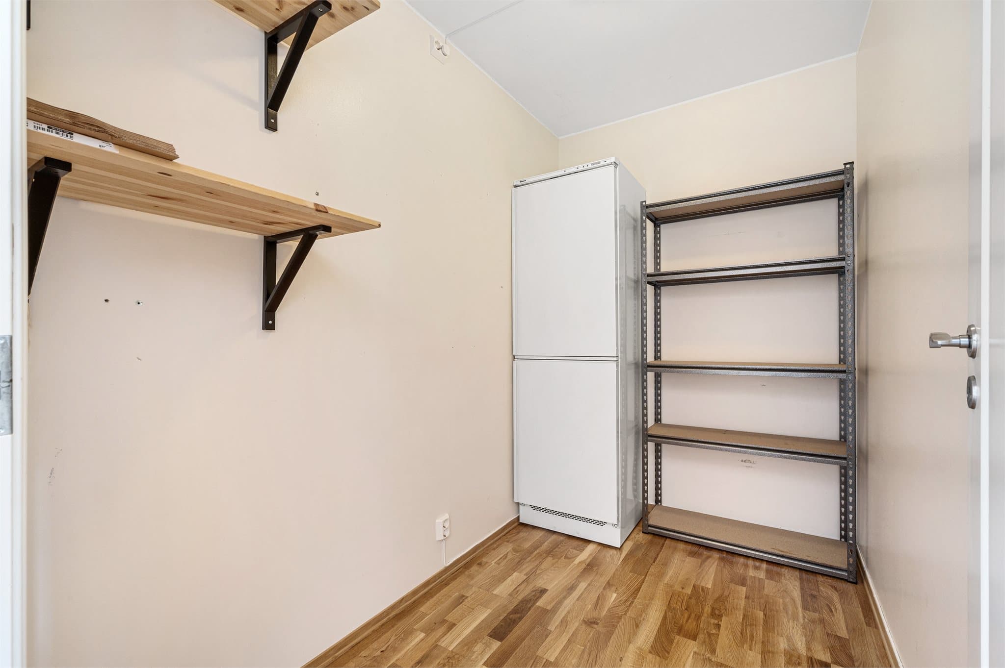 - Praktisk innvendig bod på 4,2 m² - gull for ekstra oppbevaring -