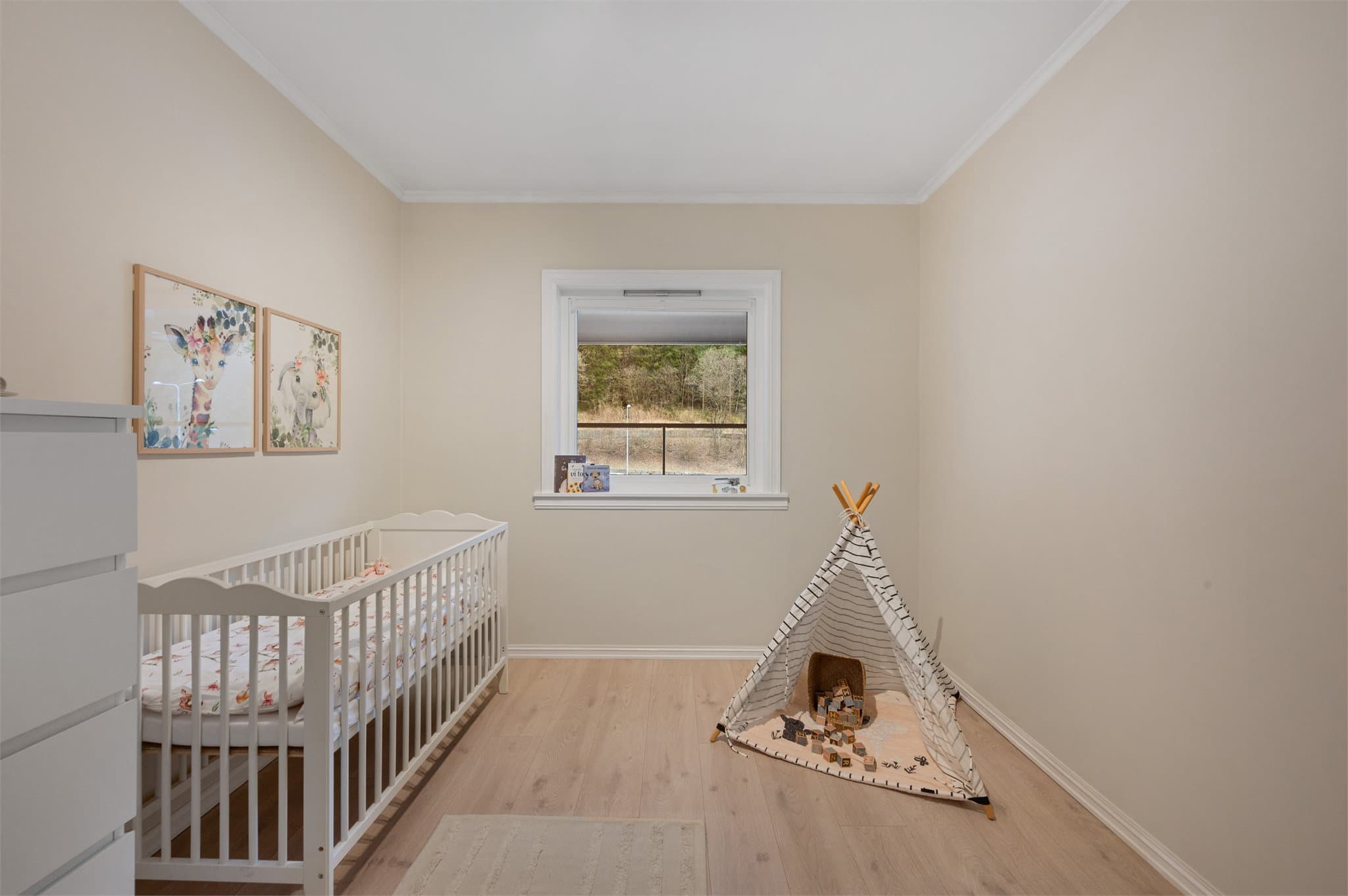 - TV/internett, sentralvarme og varmtvann m.m. inkl. i felleskostnader! -