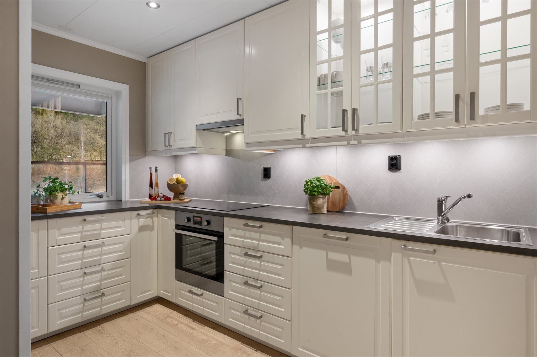 - Kjøkken/gang måler 11,5m² -