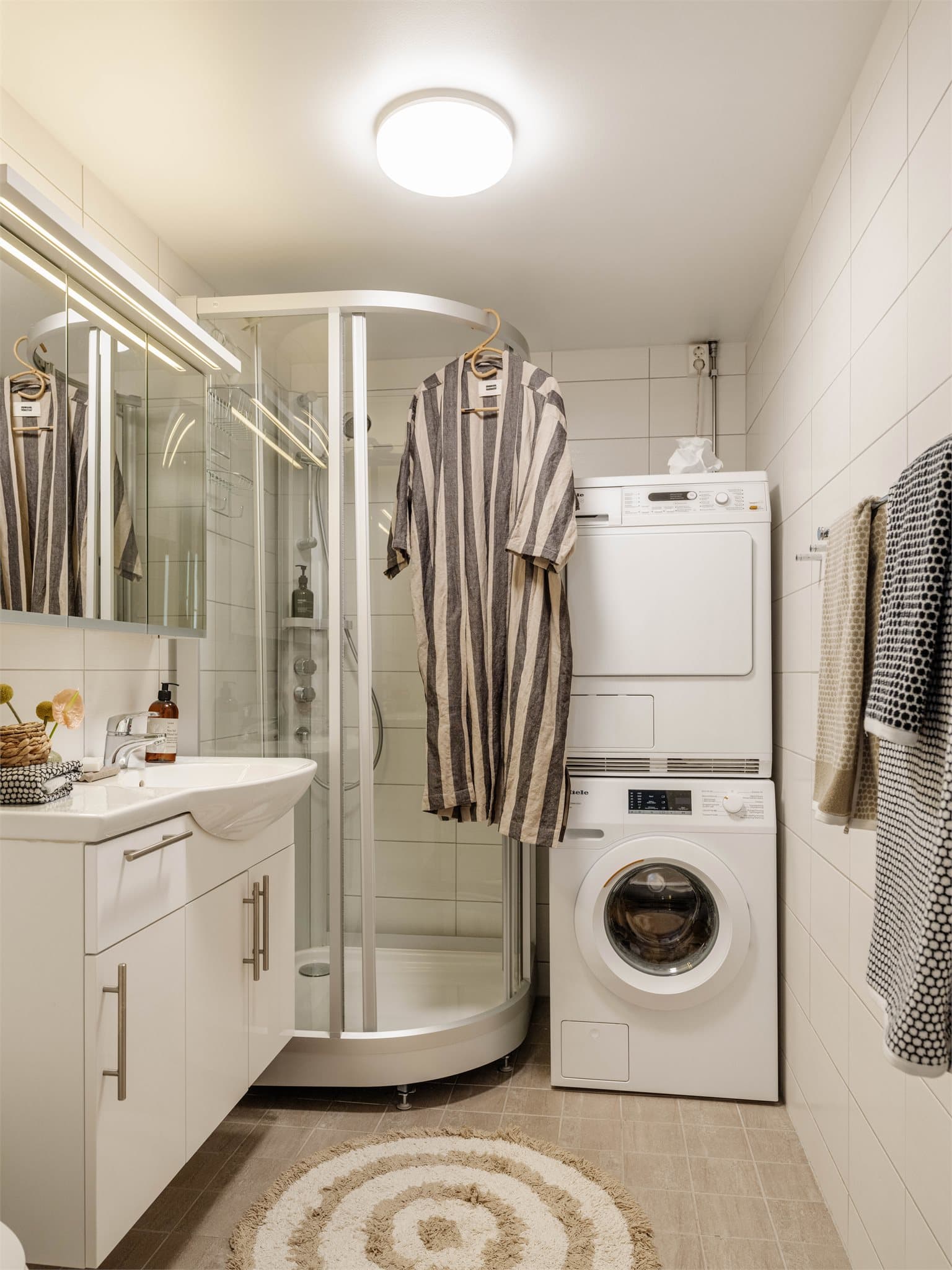 Badet er renovert i 2015 av Obos Prosjekt og S-Bygg. Oppgraderingen inkluderte nye tettesjikt, membran, sluk og soilrør i sameiets regi.