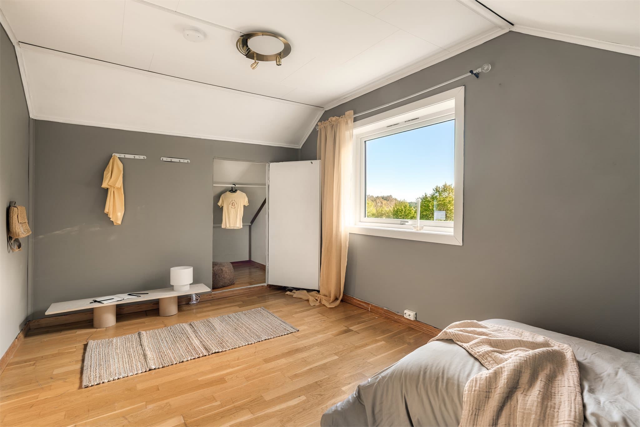 - Godt med plass for oppbevaring -
