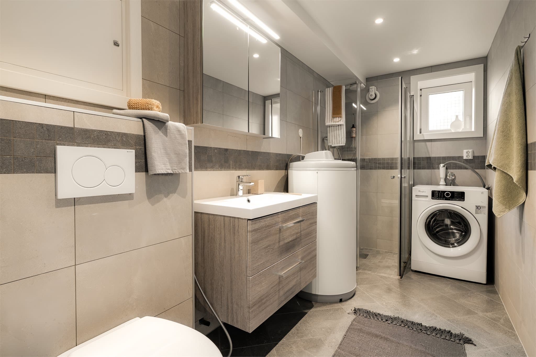 - 5,9 m² helfliset bad fra 2025 -