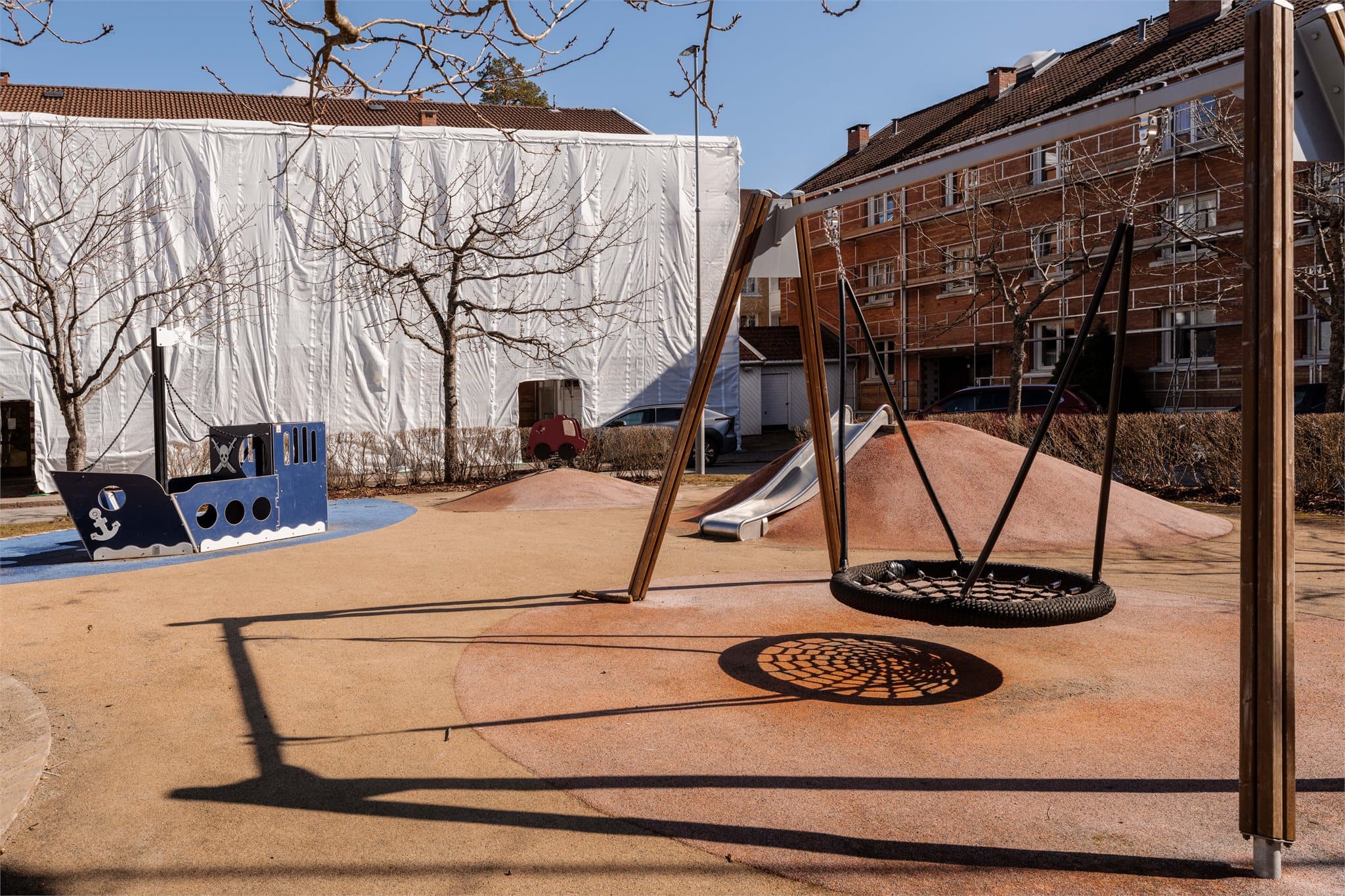 Borettslaget har familievennlige fellesarealer med blant annet lekeplass