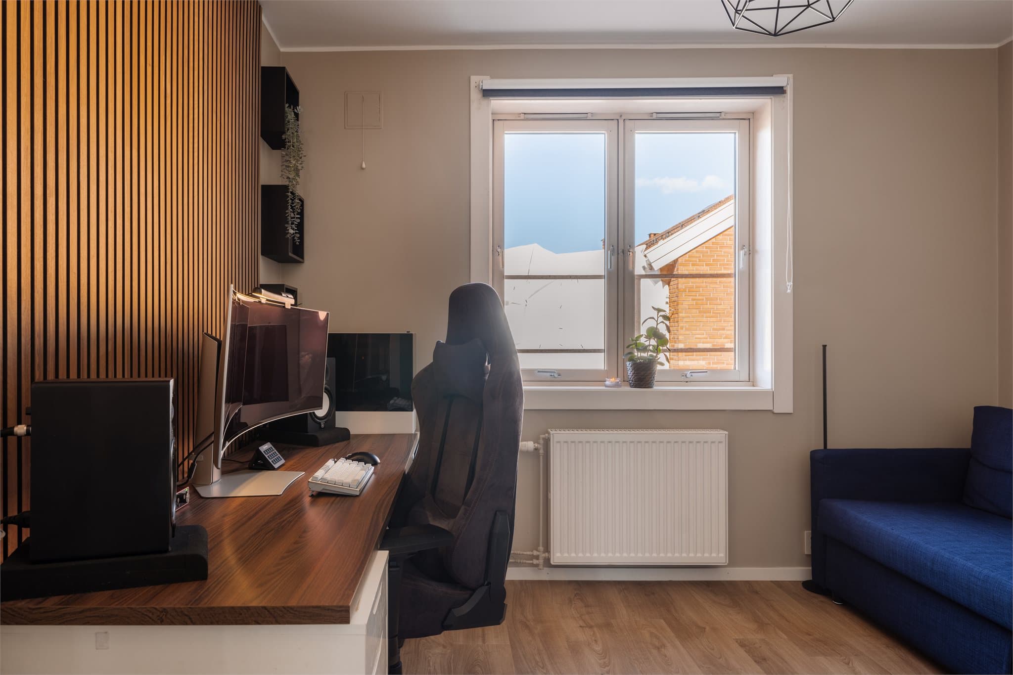Rommet brukes i dag som hjemmekontor/ gjesterom