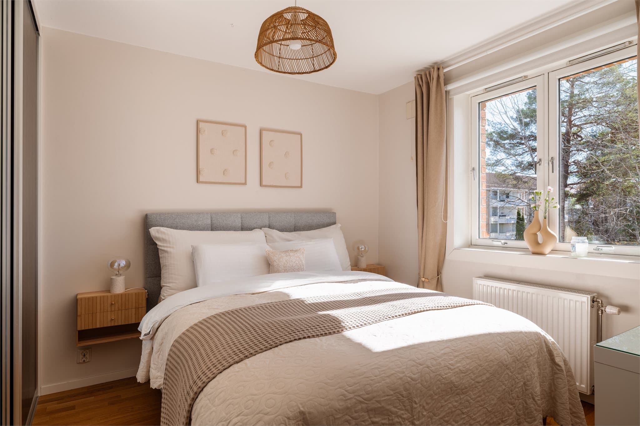 Soverommet er av god størrelse med gode innrednings muligheter