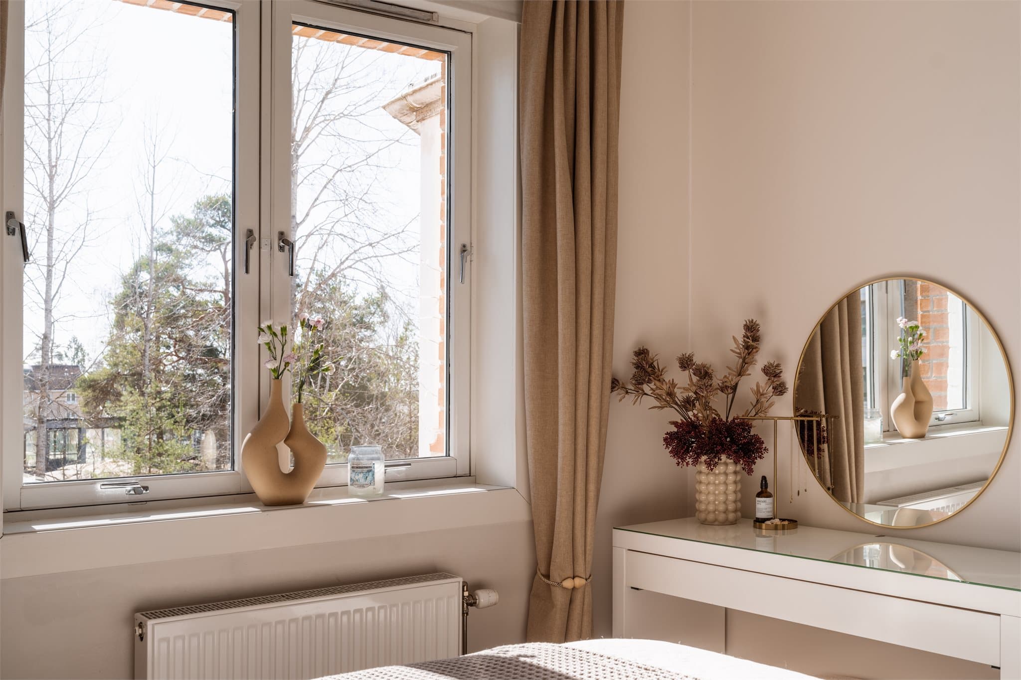 Her kan du sminkepult eller hjemmekontor