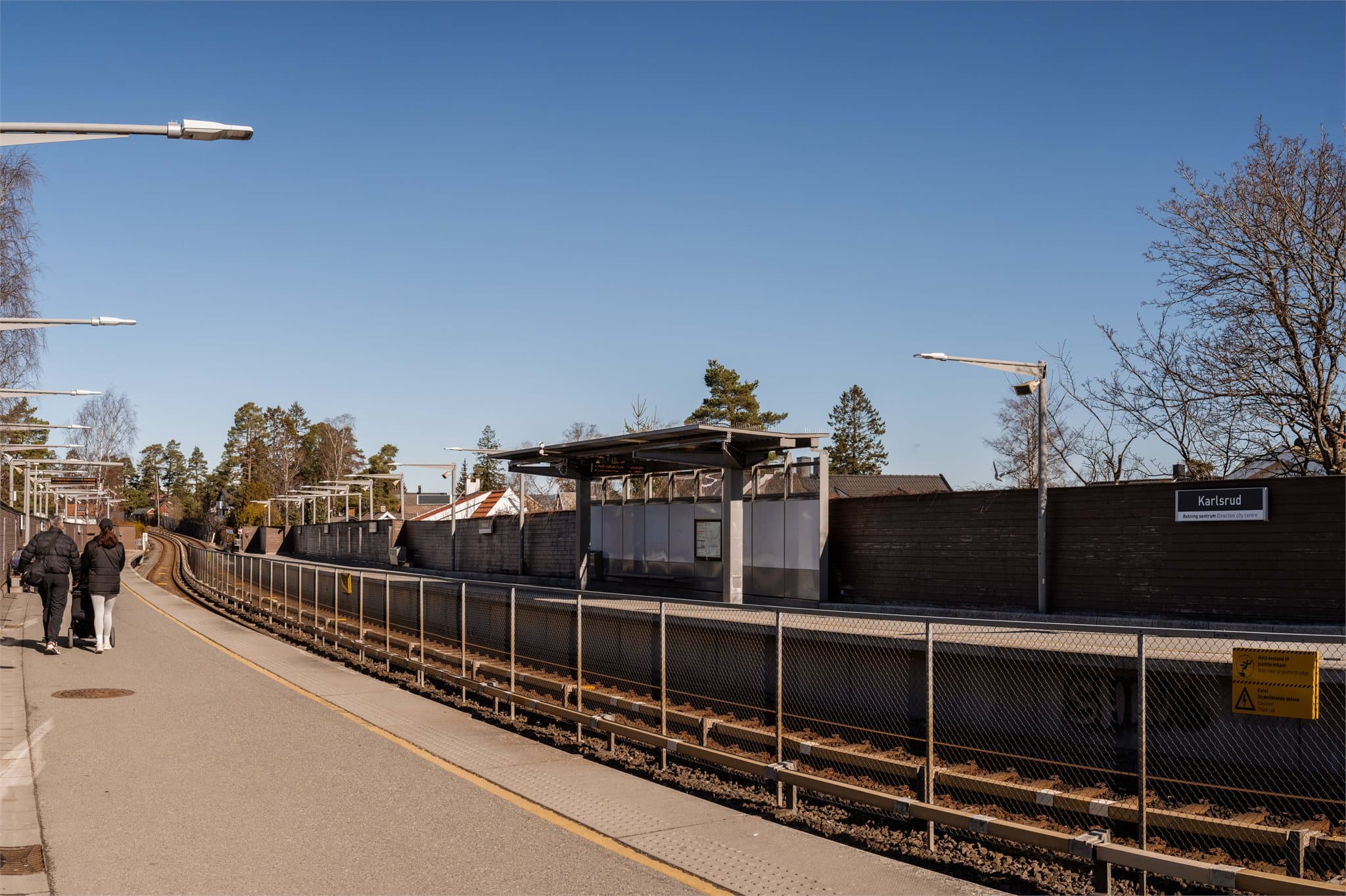 Svært god offentlig kommunikasjon med Karlsrud T-bane kun minutter unna (linje 1 og 4).