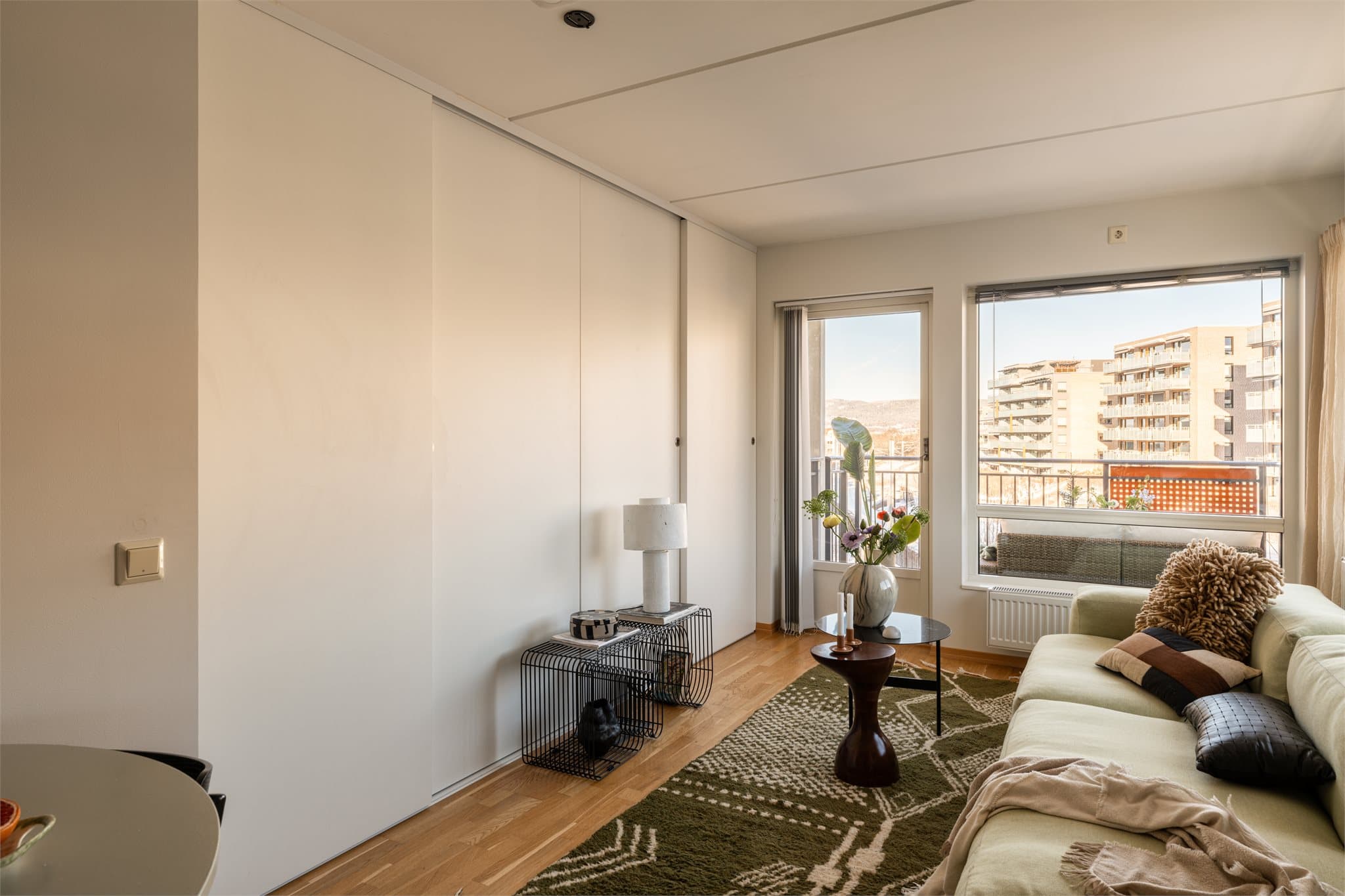 Med dørene lukket får man et adskilt og privat soverom.