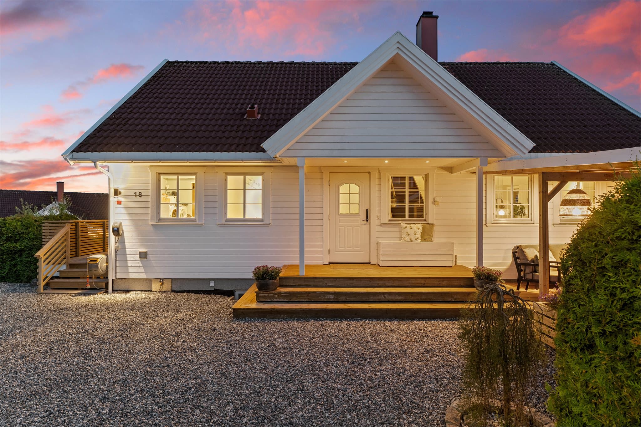 Om du enda ikke er overbevist til å ta turen på visning, vil du bli det av disse stemningsfulle kveldsbildene!