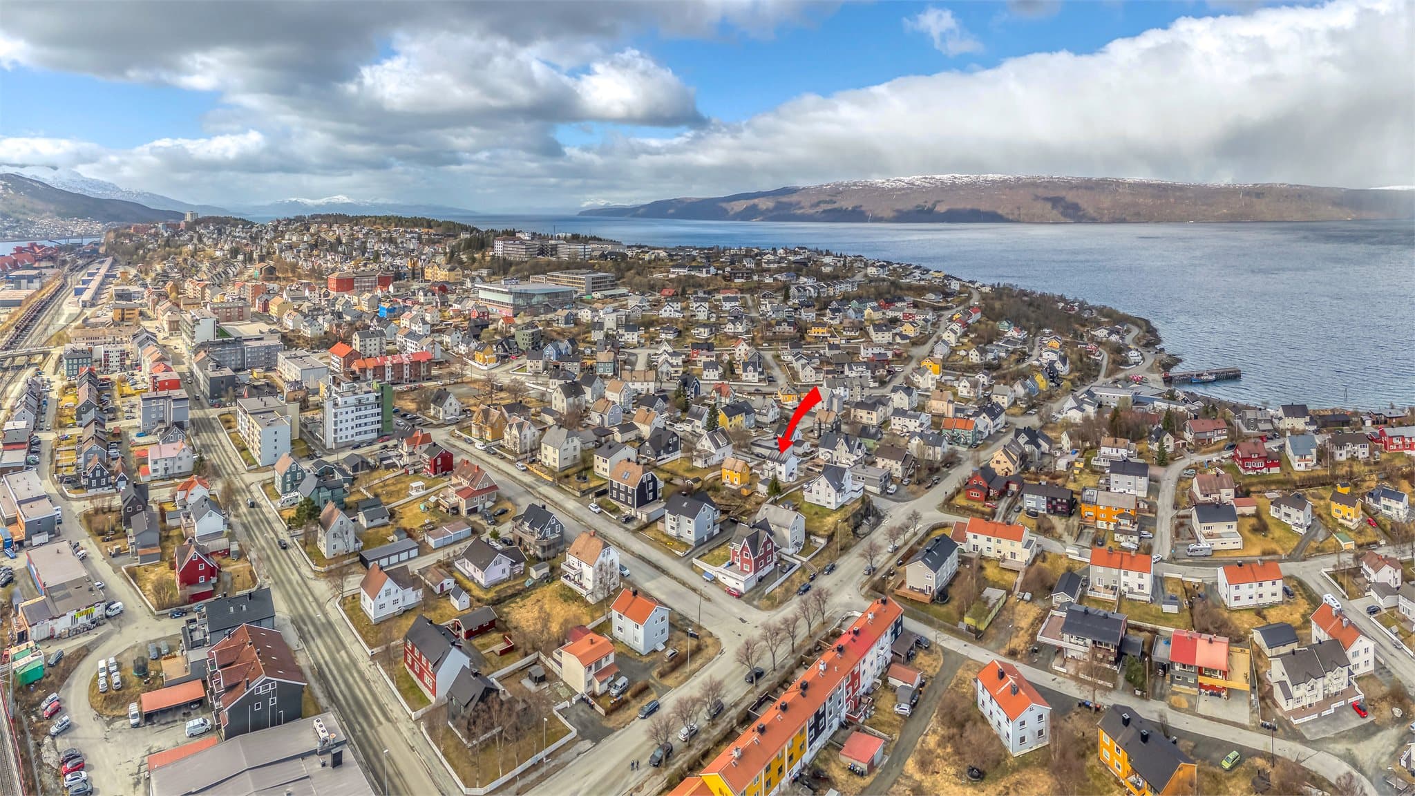 Sentral beliggenhet i øvre del av Vassvik