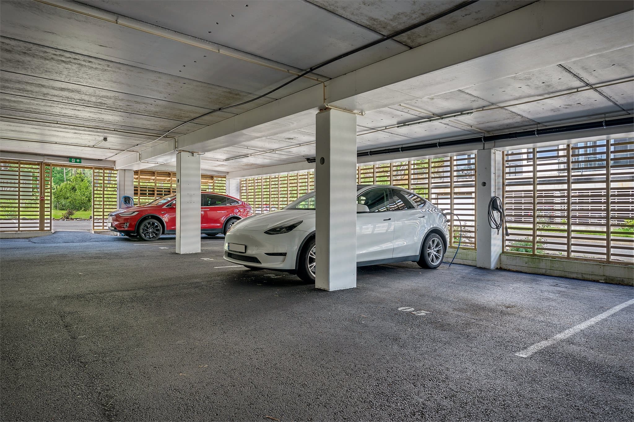 - Seksjonen har bruksrett til en parkeringsplass med el-lader -